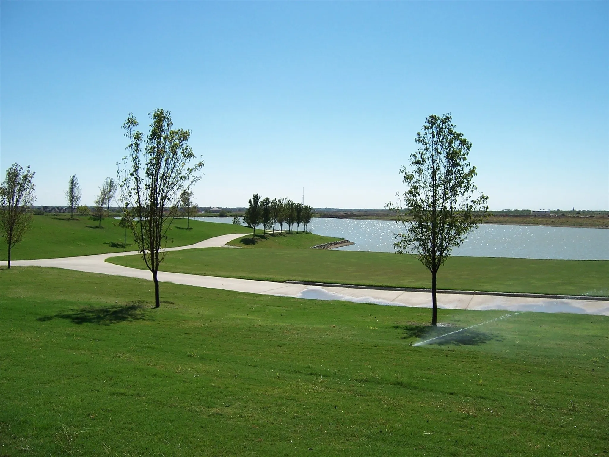 Golf, Lake and walking trail