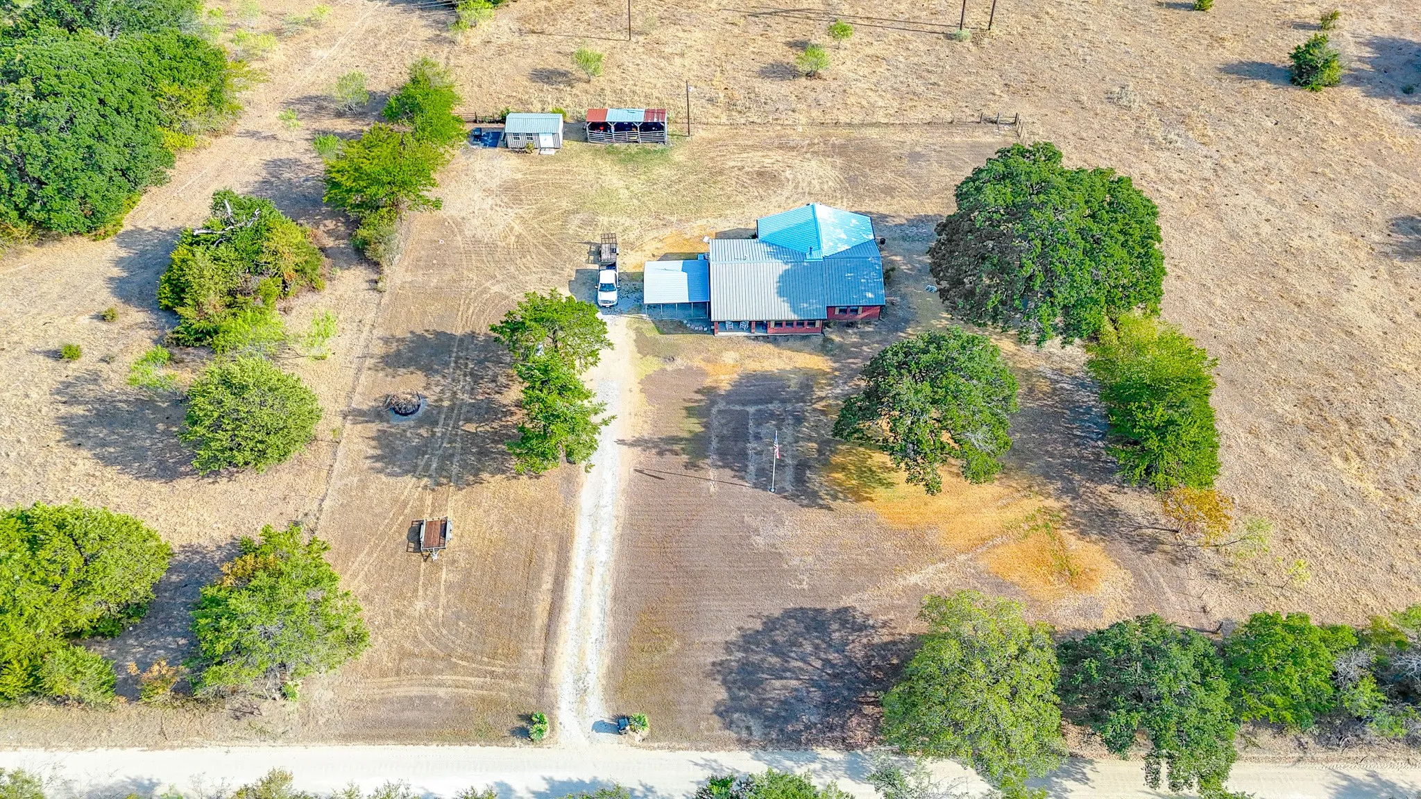 Single Family Residence For Sale in Navarro County , 14082 County Road 3140, Kerens, Texas 75144, 3 Bedroom, 2 Bathroom, 2 Garage spaces, 1,753 Sqft, built in 1999, mls#21394731, Real Estate Agent in Kerens, Homes For Sale in Navarro county, Homes For Sale in Kerens, Realtor in Kerens Texas, Real Estate Brokerage Independent Realty Texas, Luminita Cordes Realtor