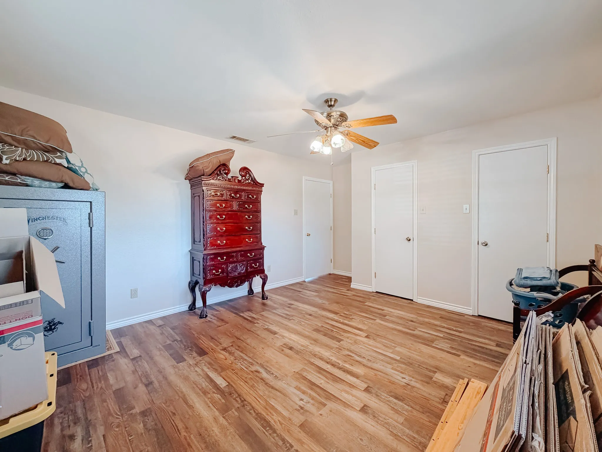 Single Family Residence For Sale in Navarro County , 14082 County Road 3140, Kerens, Texas 75144, 3 Bedroom, 2 Bathroom, 2 Garage spaces, 1,753 Sqft, built in 1999, mls#21394731, Real Estate Agent in Kerens, Homes For Sale in Navarro county, Homes For Sale in Kerens, Realtor in Kerens Texas, Real Estate Brokerage Independent Realty Texas, Luminita Cordes Realtor