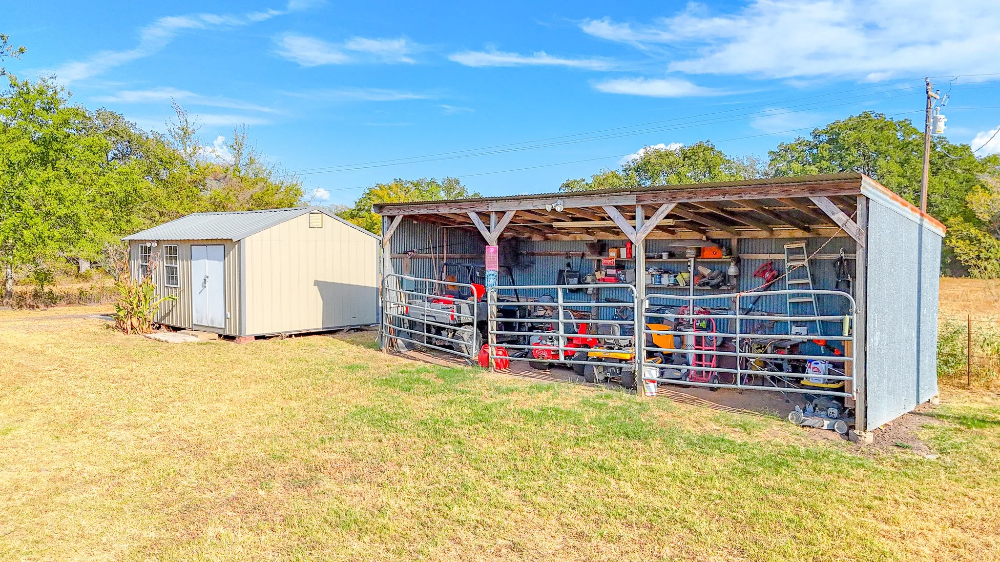 Single Family Residence For Sale in Navarro County , 14082 County Road 3140, Kerens, Texas 75144, 3 Bedroom, 2 Bathroom, 2 Garage spaces, 1,753 Sqft, built in 1999, mls#21394731, Real Estate Agent in Kerens, Homes For Sale in Navarro county, Homes For Sale in Kerens, Realtor in Kerens Texas, Real Estate Brokerage Independent Realty Texas, Luminita Cordes Realtor