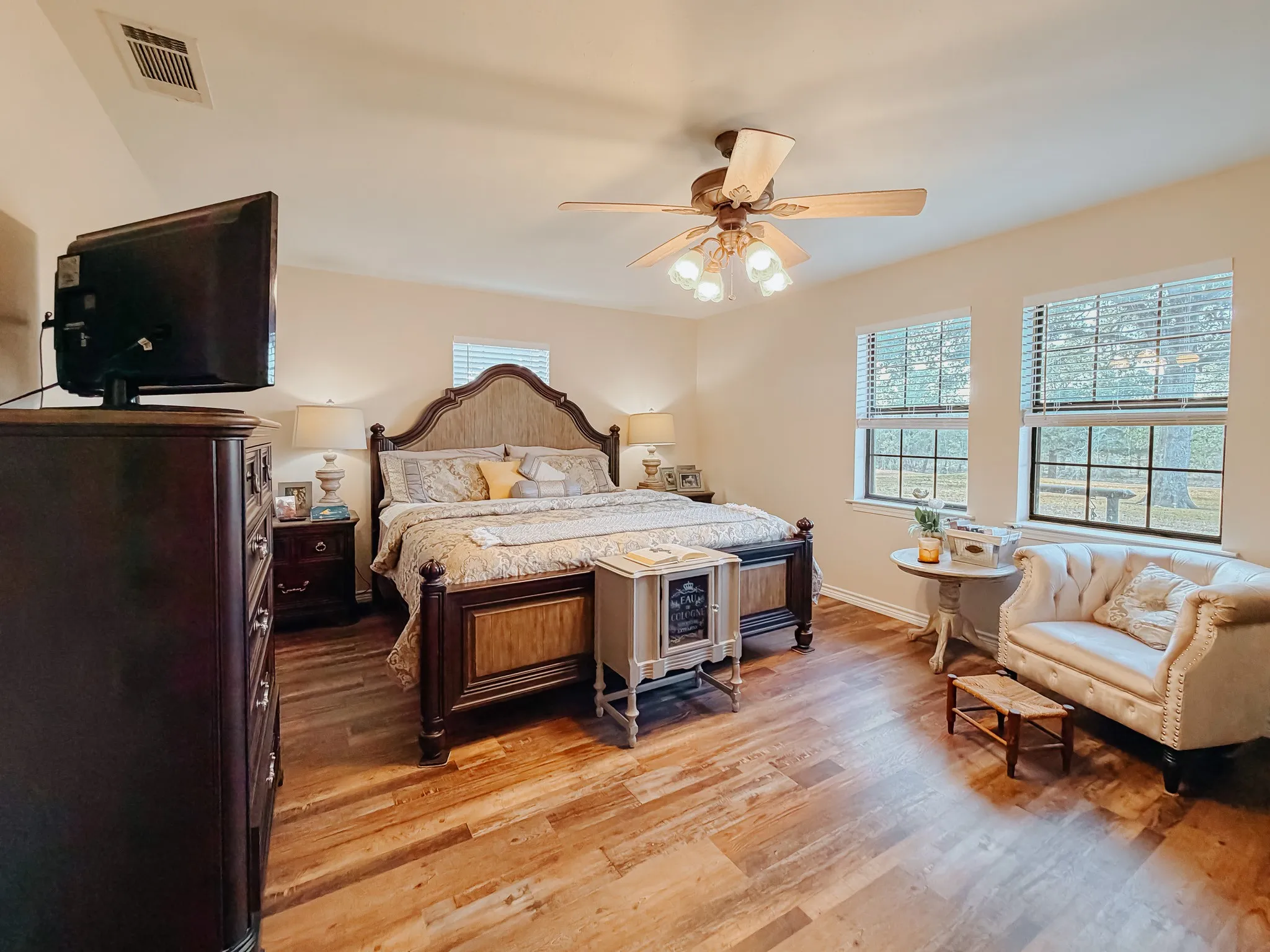 Single Family Residence For Sale in Navarro County , 14082 County Road 3140, Kerens, Texas 75144, 3 Bedroom, 2 Bathroom, 2 Garage spaces, 1,753 Sqft, built in 1999, mls#21394731, Real Estate Agent in Kerens, Homes For Sale in Navarro county, Homes For Sale in Kerens, Realtor in Kerens Texas, Real Estate Brokerage Independent Realty Texas, Luminita Cordes Realtor