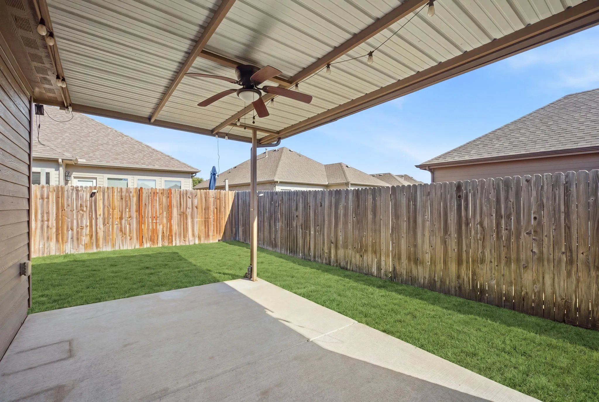 Single Family Residence For Sale in Hunt County , 620 Redwood Drive, Greenville, Texas 75402, 3 Bedroom, 2 Bathroom, 2 Garage spaces, 1,510 Sqft, built in 2019, mls#21391140, Real Estate Agent in Greenville, Homes For Sale in Hunt county, Homes For Sale in Greenville, Realtor in Greenville Texas, Real Estate Brokerage Independent Realty Texas, Luminita Cordes Realtor
