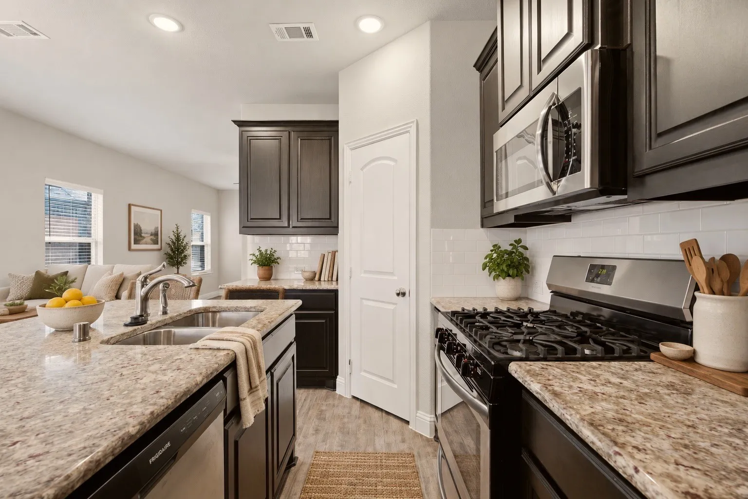 Single Family Residence For Sale in Hunt County , 620 Redwood Drive, Greenville, Texas 75402, 3 Bedroom, 2 Bathroom, 2 Garage spaces, 1,510 Sqft, built in 2019, mls#21391140, Real Estate Agent in Greenville, Homes For Sale in Hunt county, Homes For Sale in Greenville, Realtor in Greenville Texas, Real Estate Brokerage Independent Realty Texas, Luminita Cordes Realtor