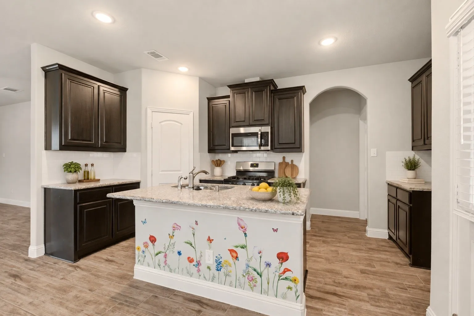 Single Family Residence For Sale in Hunt County , 620 Redwood Drive, Greenville, Texas 75402, 3 Bedroom, 2 Bathroom, 2 Garage spaces, 1,510 Sqft, built in 2019, mls#21391140, Real Estate Agent in Greenville, Homes For Sale in Hunt county, Homes For Sale in Greenville, Realtor in Greenville Texas, Real Estate Brokerage Independent Realty Texas, Luminita Cordes Realtor