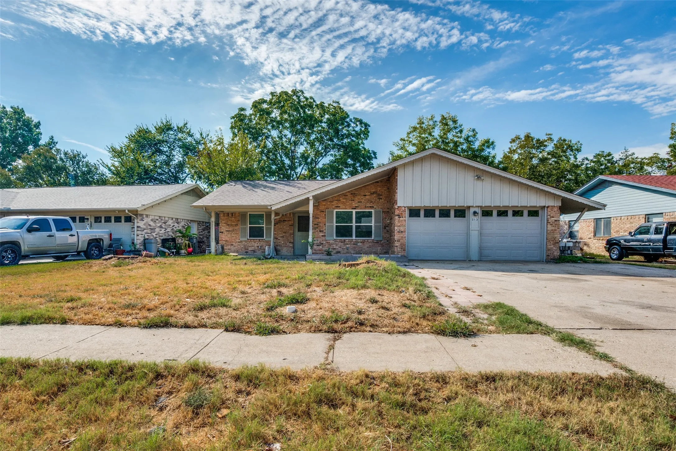 Single Family Residence For Rent in Dallas County , 213 W Dorris Drive, Grand Prairie, Texas 75051, 3 Bedroom, 2 Bathroom, 2 Garage spaces, 1,700 Sqft, built in 1963, mls#21395163, Real Estate Agent in Grand Prairie, Homes For Rent in Dallas county, Homes For Rent in Grand Prairie, Realtor in Grand Prairie Texas, Real Estate Brokerage Independent Realty Texas, Luminita Cordes Realtor