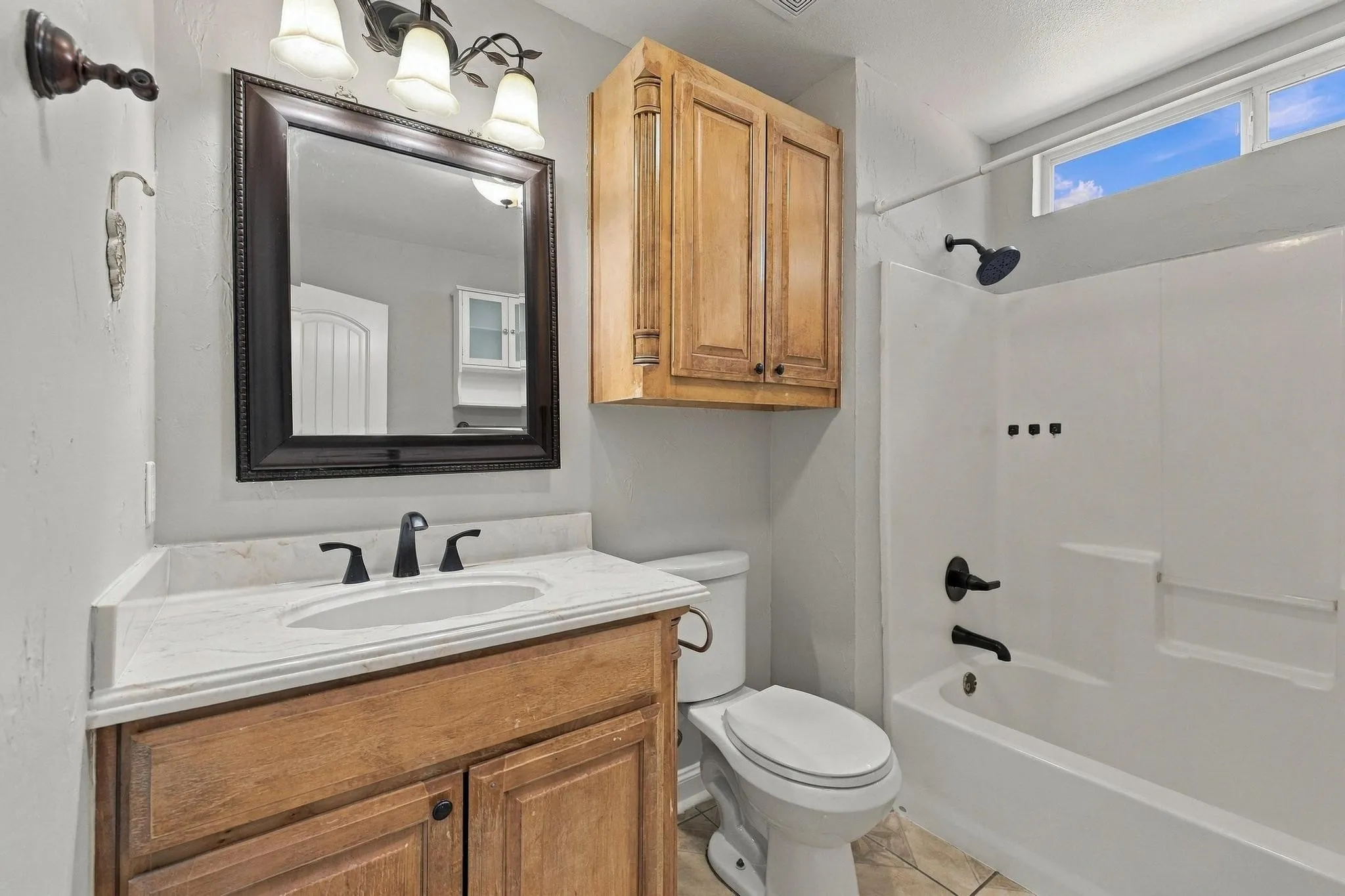 Single Family Residence For Sale in Grayson County , 424 W Sears Street, Denison, Texas 75020, 4 Bedroom, 2 Bathroom, Garage spaces, 1,852 Sqft, built in 1900, mls#21394774, Real Estate Agent in Denison, Homes For Sale in Grayson county, Homes For Sale in Denison, Realtor in Denison Texas, Real Estate Brokerage Independent Realty Texas, Luminita Cordes Realtor