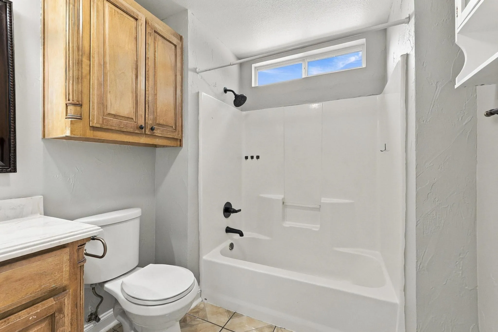 Single Family Residence For Sale in Grayson County , 424 W Sears Street, Denison, Texas 75020, 4 Bedroom, 2 Bathroom, Garage spaces, 1,852 Sqft, built in 1900, mls#21394774, Real Estate Agent in Denison, Homes For Sale in Grayson county, Homes For Sale in Denison, Realtor in Denison Texas, Real Estate Brokerage Independent Realty Texas, Luminita Cordes Realtor