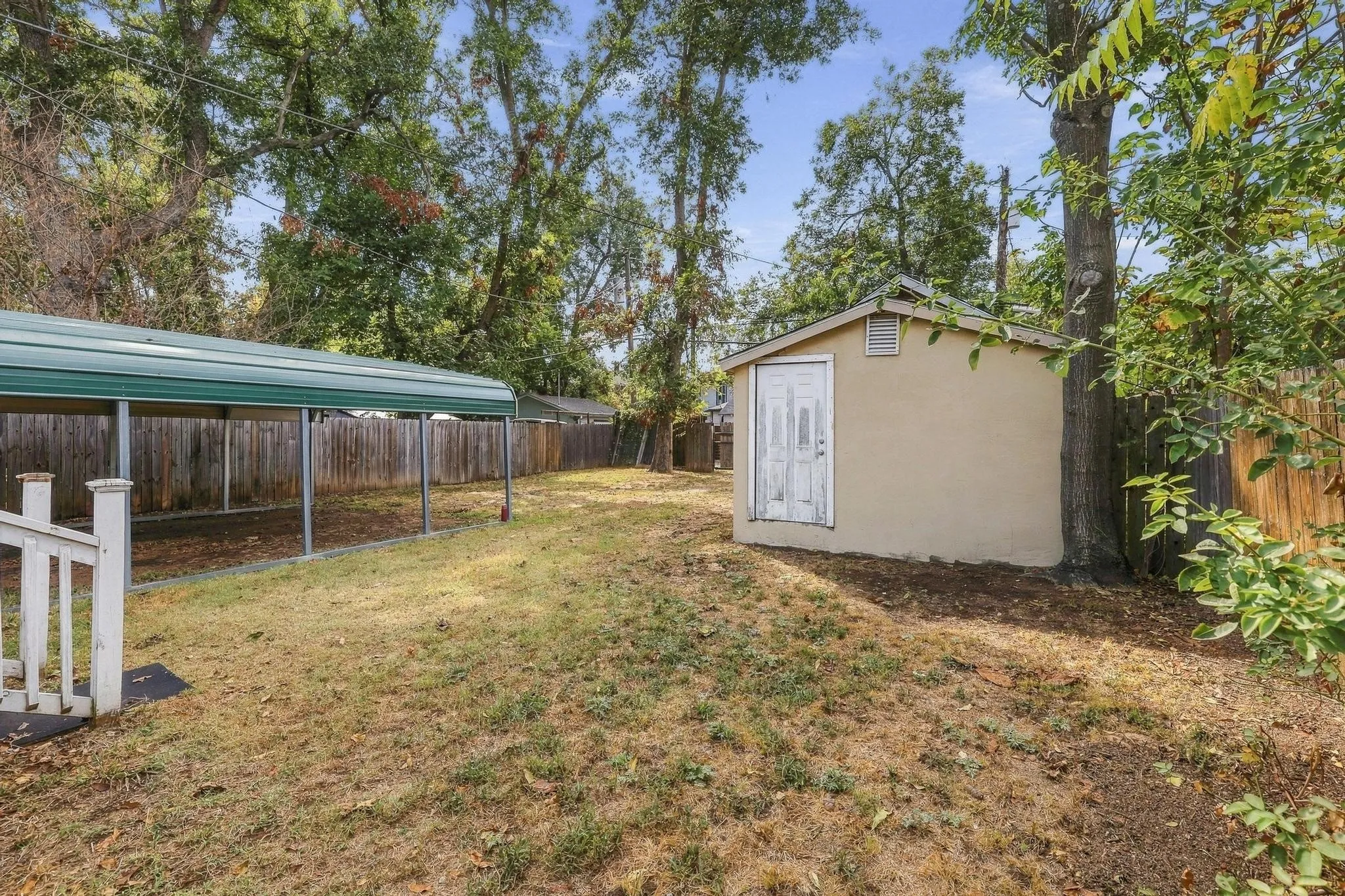 Single Family Residence For Sale in Grayson County , 424 W Sears Street, Denison, Texas 75020, 4 Bedroom, 2 Bathroom, Garage spaces, 1,852 Sqft, built in 1900, mls#21394774, Real Estate Agent in Denison, Homes For Sale in Grayson county, Homes For Sale in Denison, Realtor in Denison Texas, Real Estate Brokerage Independent Realty Texas, Luminita Cordes Realtor