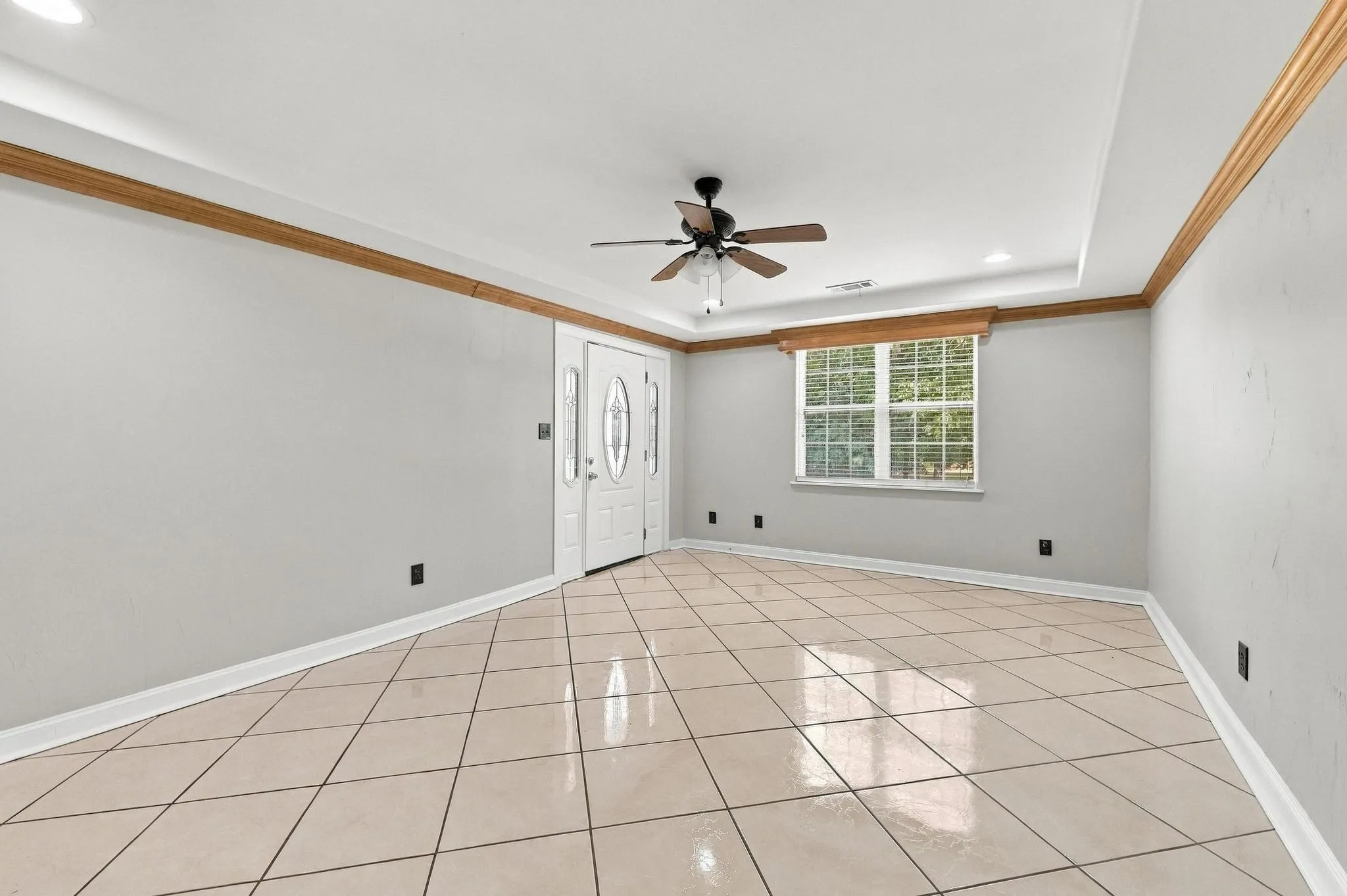 Single Family Residence For Sale in Grayson County , 424 W Sears Street, Denison, Texas 75020, 4 Bedroom, 2 Bathroom, Garage spaces, 1,852 Sqft, built in 1900, mls#21394774, Real Estate Agent in Denison, Homes For Sale in Grayson county, Homes For Sale in Denison, Realtor in Denison Texas, Real Estate Brokerage Independent Realty Texas, Luminita Cordes Realtor
