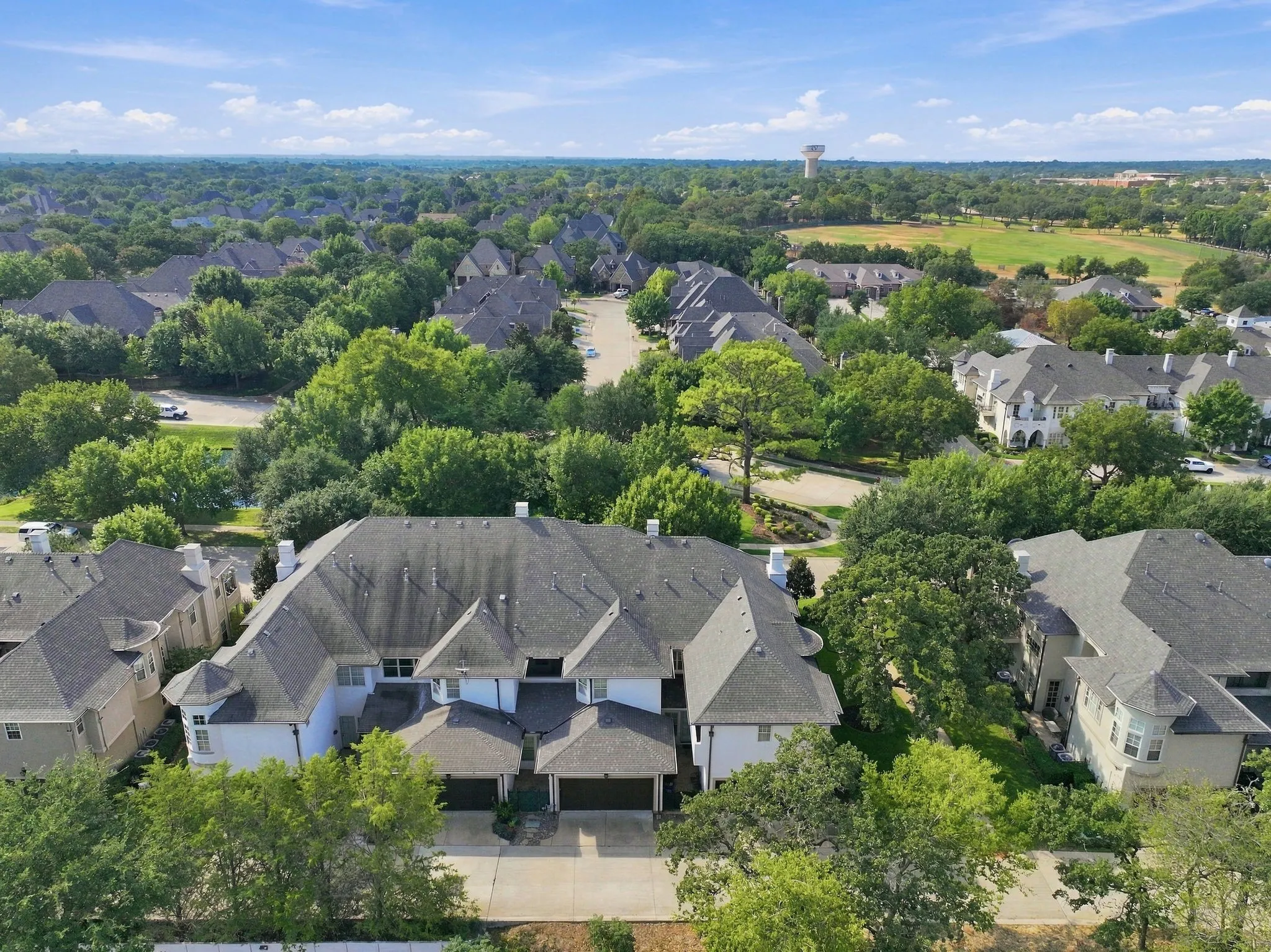 Single Family Residence For Sale in Tarrant County , 1721 Fountain Pass Drive, Colleyville, Texas 76034, 3 Bedroom, 4 Bathroom, 2 Garage spaces, 2,850 Sqft, built in 2008, mls#21389410, Real Estate Agent in Colleyville, Homes For Sale in Tarrant county, Homes For Sale in Colleyville, Realtor in Colleyville Texas, Real Estate Brokerage Independent Realty Texas, Luminita Cordes Realtor