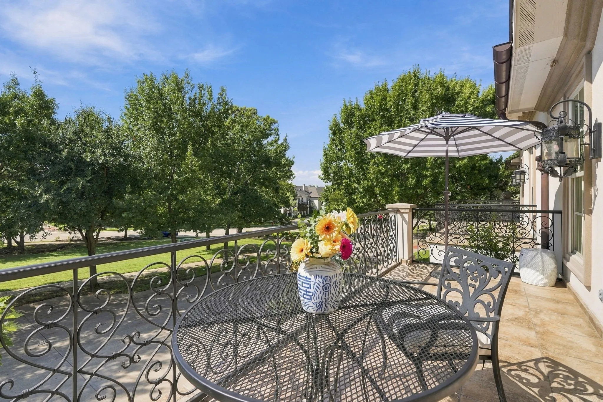 Single Family Residence For Sale in Tarrant County , 1721 Fountain Pass Drive, Colleyville, Texas 76034, 3 Bedroom, 4 Bathroom, 2 Garage spaces, 2,850 Sqft, built in 2008, mls#21389410, Real Estate Agent in Colleyville, Homes For Sale in Tarrant county, Homes For Sale in Colleyville, Realtor in Colleyville Texas, Real Estate Brokerage Independent Realty Texas, Luminita Cordes Realtor