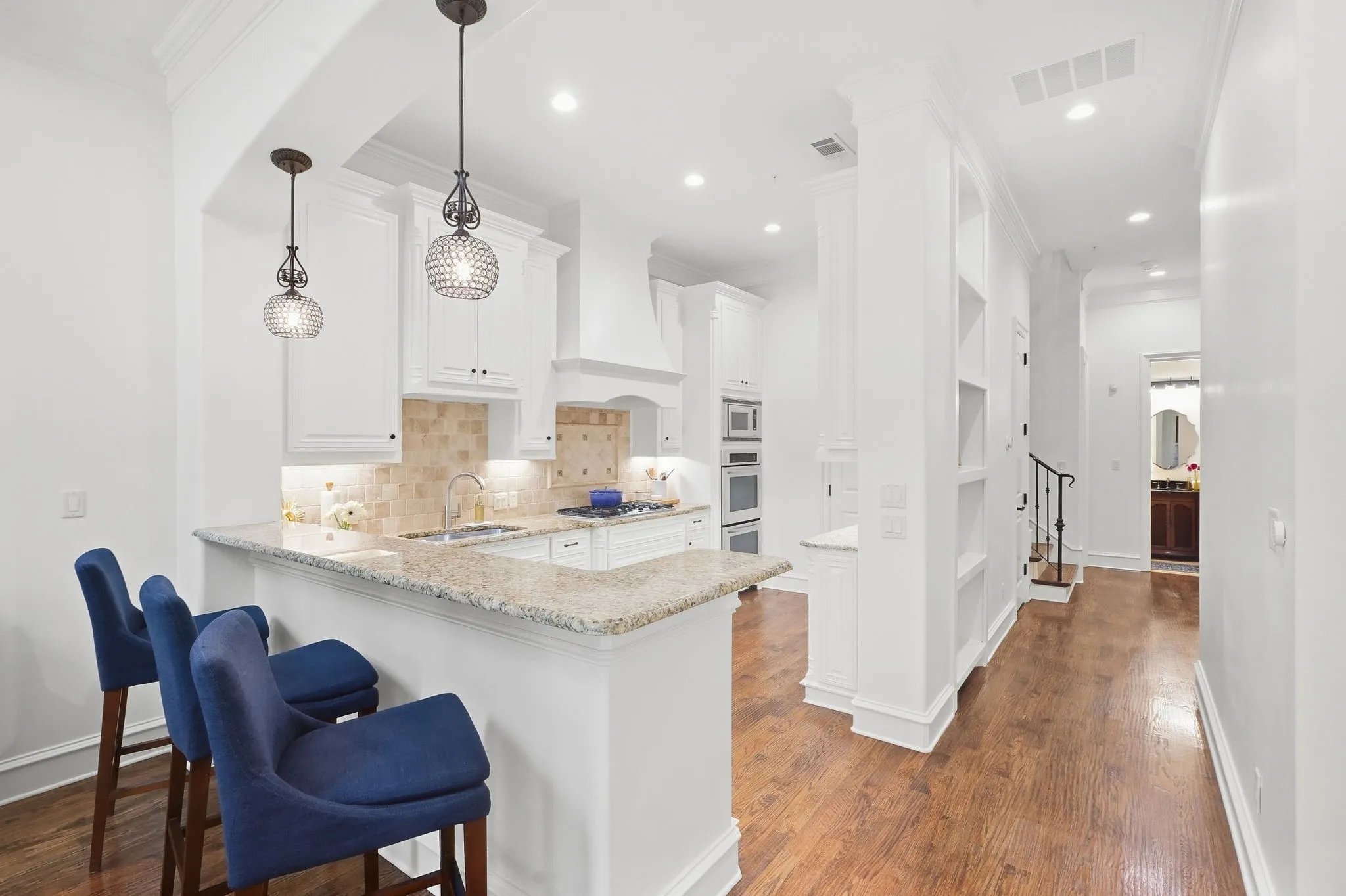 Single Family Residence For Sale in Tarrant County , 1721 Fountain Pass Drive, Colleyville, Texas 76034, 3 Bedroom, 4 Bathroom, 2 Garage spaces, 2,850 Sqft, built in 2008, mls#21389410, Real Estate Agent in Colleyville, Homes For Sale in Tarrant county, Homes For Sale in Colleyville, Realtor in Colleyville Texas, Real Estate Brokerage Independent Realty Texas, Luminita Cordes Realtor