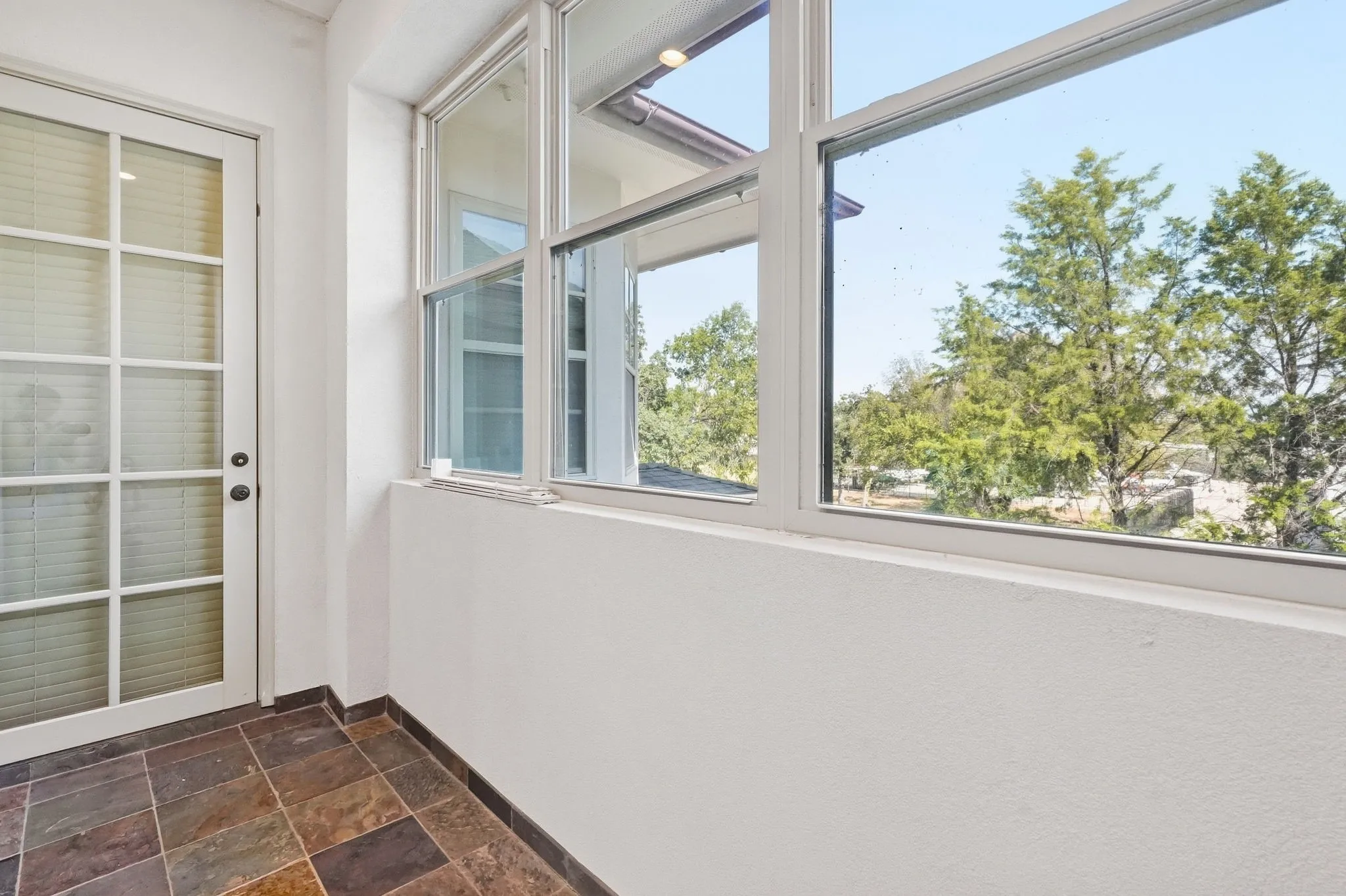 Single Family Residence For Sale in Tarrant County , 1721 Fountain Pass Drive, Colleyville, Texas 76034, 3 Bedroom, 4 Bathroom, 2 Garage spaces, 2,850 Sqft, built in 2008, mls#21389410, Real Estate Agent in Colleyville, Homes For Sale in Tarrant county, Homes For Sale in Colleyville, Realtor in Colleyville Texas, Real Estate Brokerage Independent Realty Texas, Luminita Cordes Realtor