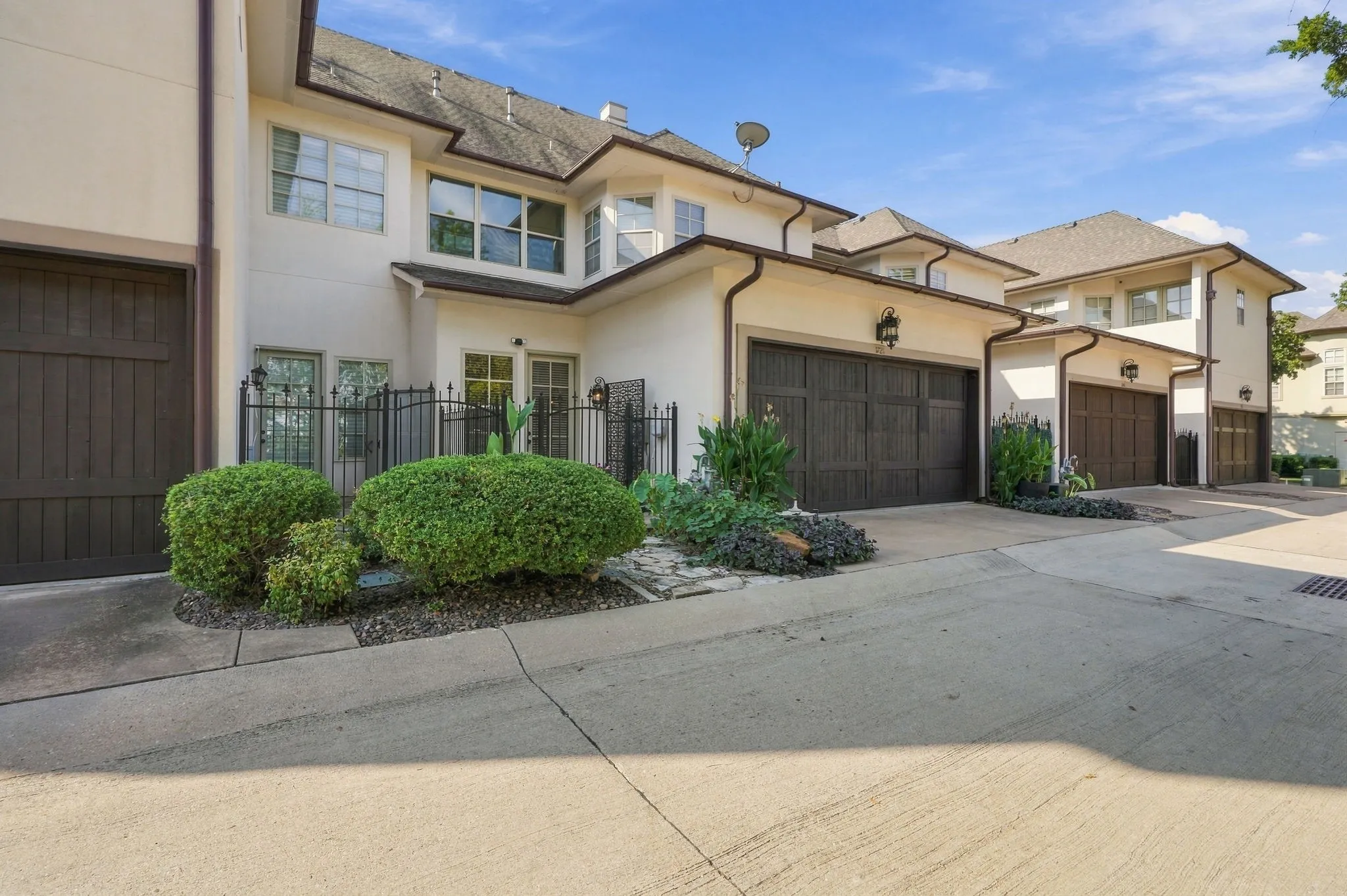 Single Family Residence For Sale in Tarrant County , 1721 Fountain Pass Drive, Colleyville, Texas 76034, 3 Bedroom, 4 Bathroom, 2 Garage spaces, 2,850 Sqft, built in 2008, mls#21389410, Real Estate Agent in Colleyville, Homes For Sale in Tarrant county, Homes For Sale in Colleyville, Realtor in Colleyville Texas, Real Estate Brokerage Independent Realty Texas, Luminita Cordes Realtor