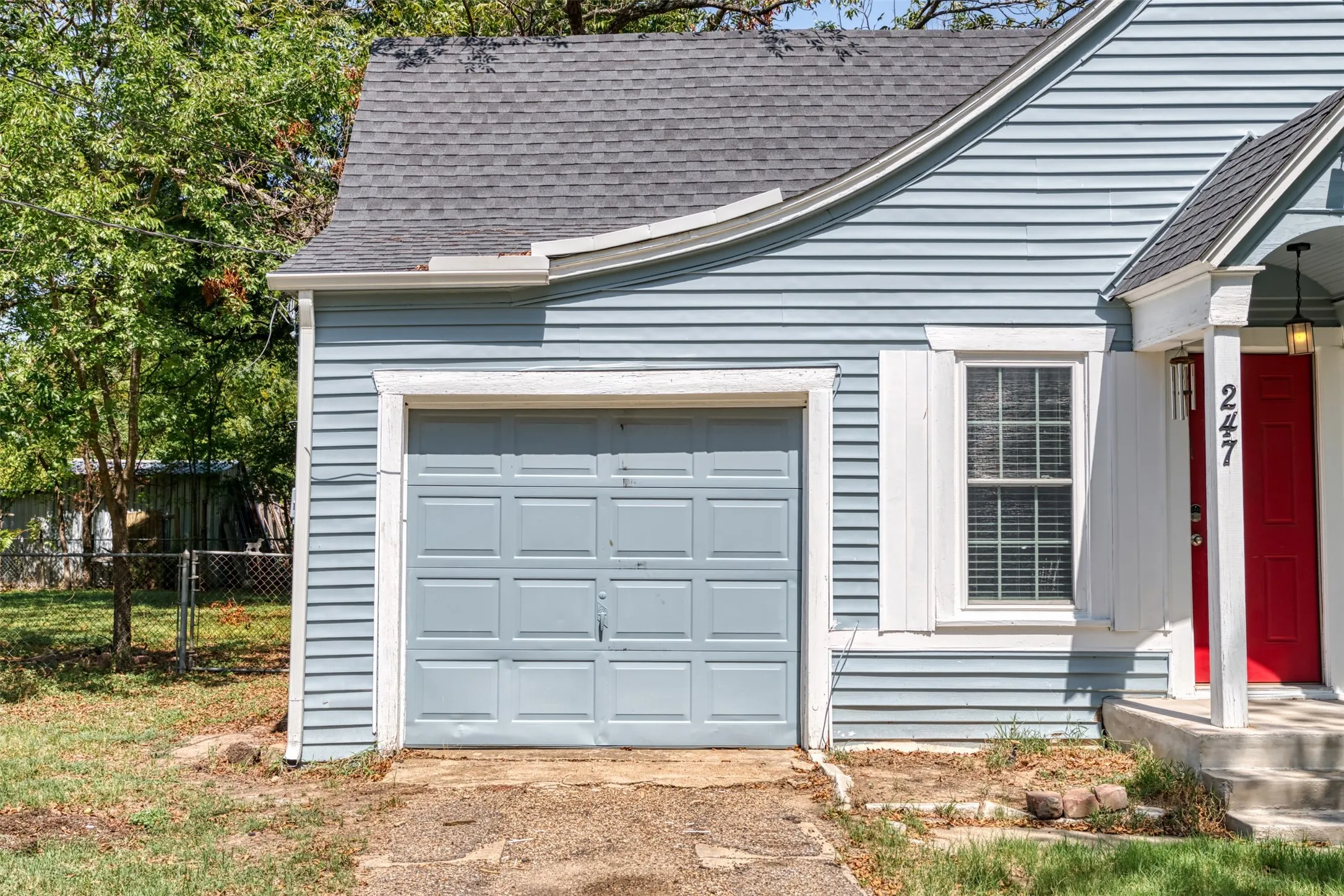 Single Family Residence For Rent in Van Zandt County , 247 E North Street, Wills Point, Texas 75169, 2 Bedroom, 1 Bathroom, 1 Garage spaces, 1,060 Sqft, built in 1949, mls#21391815, Real Estate Agent in Wills Point, Homes For Rent in Van Zandt county, Homes For Rent in Wills Point, Realtor in Wills Point Texas, Real Estate Brokerage Independent Realty Texas, Luminita Cordes Realtor