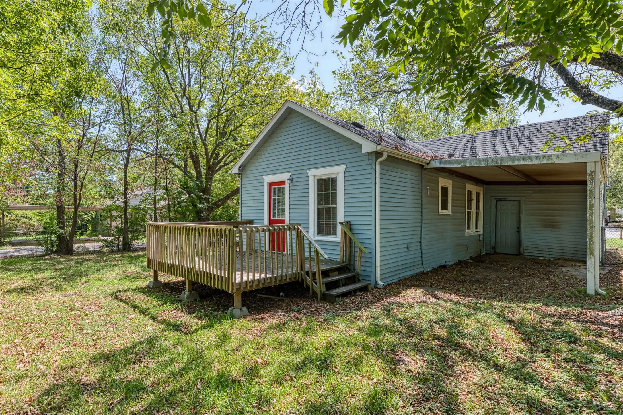 Single Family Residence For Rent in Van Zandt County , 247 E North Street, Wills Point, Texas 75169, 2 Bedroom, 1 Bathroom, 1 Garage spaces, 1,060 Sqft, built in 1949, mls#21391815, Real Estate Agent in Wills Point, Homes For Rent in Van Zandt county, Homes For Rent in Wills Point, Realtor in Wills Point Texas, Real Estate Brokerage Independent Realty Texas, Luminita Cordes Realtor