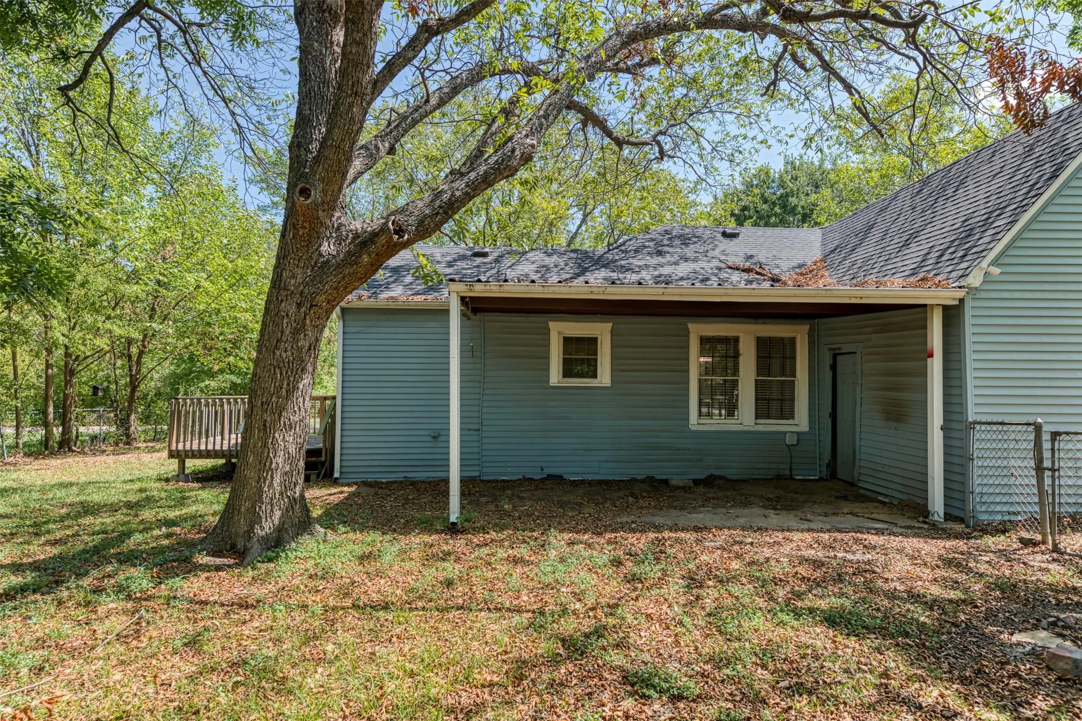 Single Family Residence For Rent in Van Zandt County , 247 E North Street, Wills Point, Texas 75169, 2 Bedroom, 1 Bathroom, 1 Garage spaces, 1,060 Sqft, built in 1949, mls#21391815, Real Estate Agent in Wills Point, Homes For Rent in Van Zandt county, Homes For Rent in Wills Point, Realtor in Wills Point Texas, Real Estate Brokerage Independent Realty Texas, Luminita Cordes Realtor