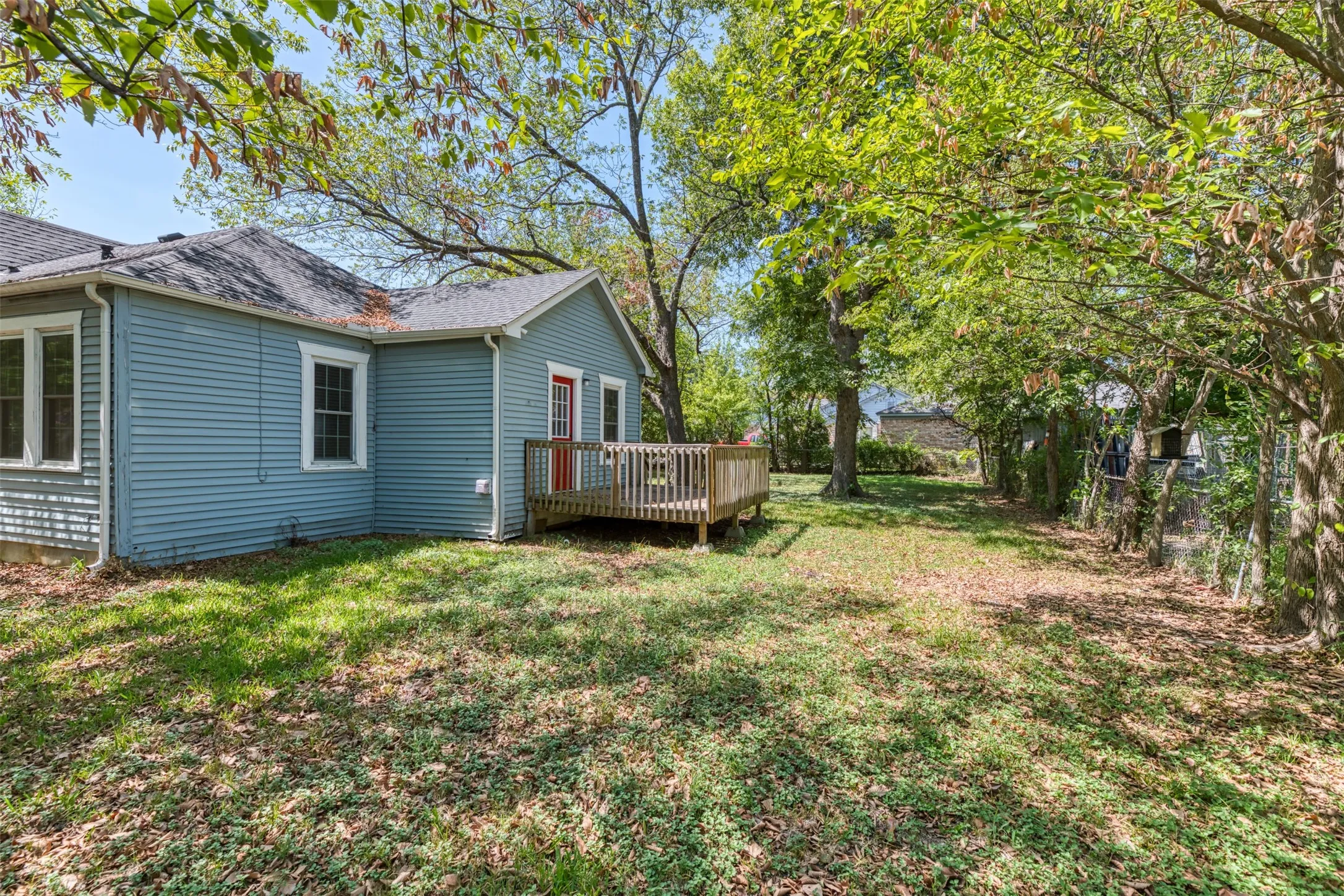 Single Family Residence For Rent in Van Zandt County , 247 E North Street, Wills Point, Texas 75169, 2 Bedroom, 1 Bathroom, 1 Garage spaces, 1,060 Sqft, built in 1949, mls#21391815, Real Estate Agent in Wills Point, Homes For Rent in Van Zandt county, Homes For Rent in Wills Point, Realtor in Wills Point Texas, Real Estate Brokerage Independent Realty Texas, Luminita Cordes Realtor