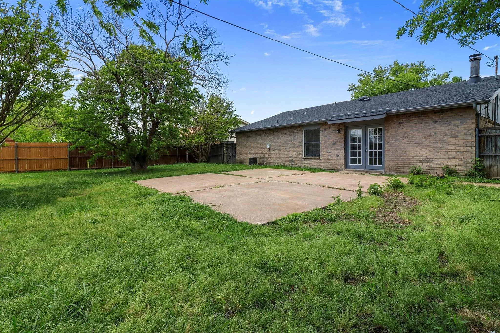 Single Family Residence For Rent in Tarrant County , 7012 Lincolnshire Lane, North Richland Hills, Texas 76182, 3 Bedroom, 2 Bathroom, 1 Garage spaces, 1,268 Sqft, built in 1978, mls#21395178, Real Estate Agent in North Richland Hills, Homes For Rent in Tarrant county, Homes For Rent in North Richland Hills, Realtor in North Richland Hills Texas, Real Estate Brokerage Independent Realty Texas, Luminita Cordes Realtor