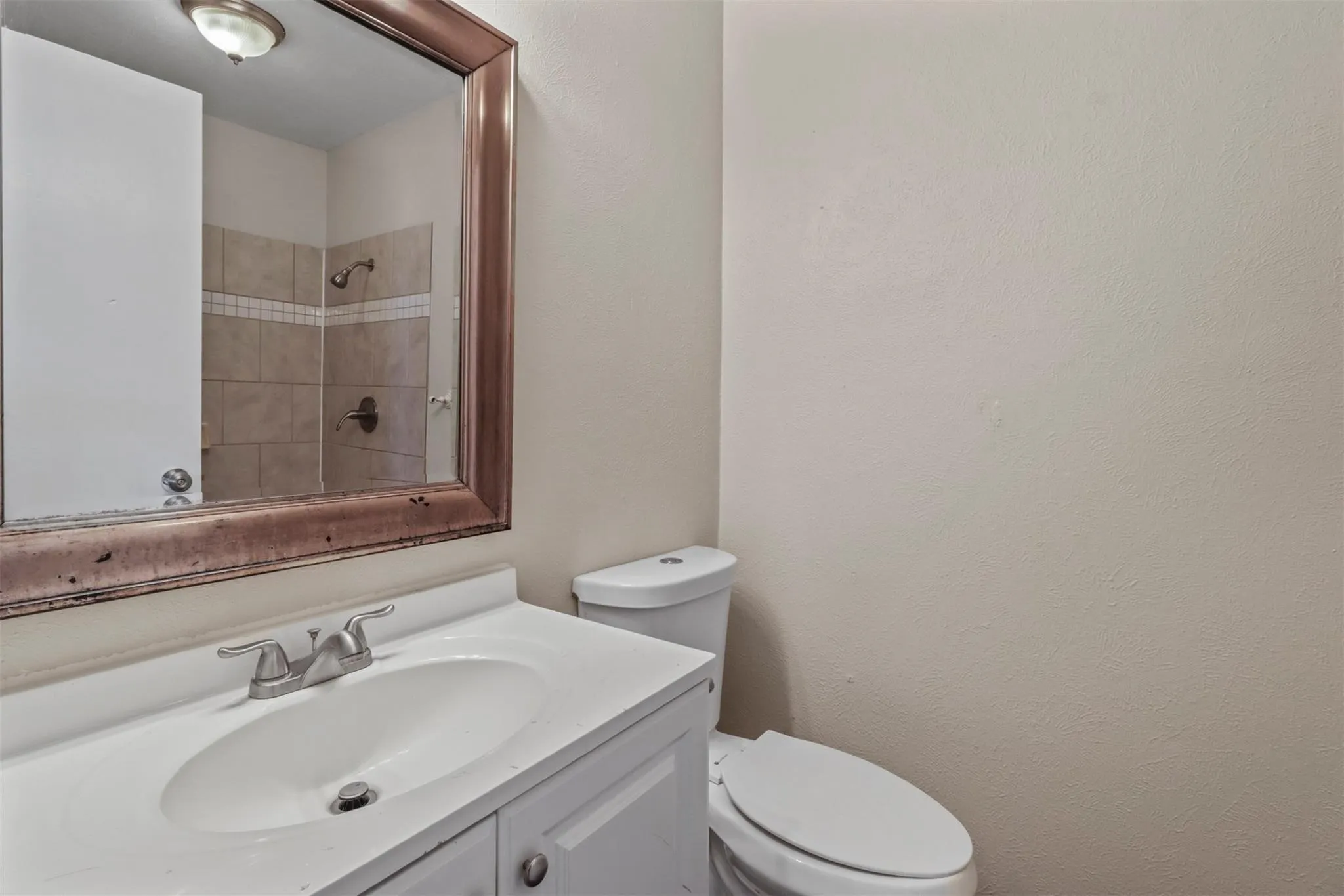 Single Family Residence For Rent in Tarrant County , 7012 Lincolnshire Lane, North Richland Hills, Texas 76182, 3 Bedroom, 2 Bathroom, 1 Garage spaces, 1,268 Sqft, built in 1978, mls#21395178, Real Estate Agent in North Richland Hills, Homes For Rent in Tarrant county, Homes For Rent in North Richland Hills, Realtor in North Richland Hills Texas, Real Estate Brokerage Independent Realty Texas, Luminita Cordes Realtor
