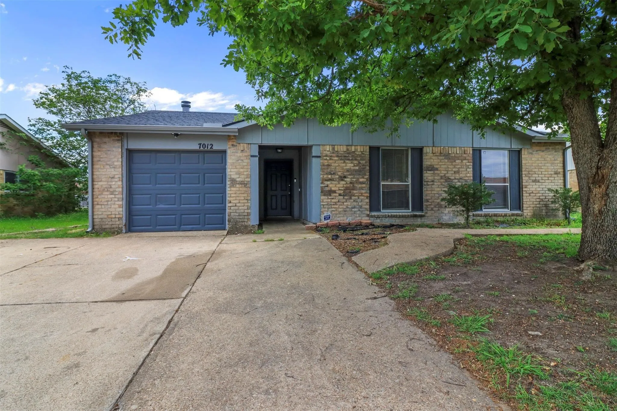 Single Family Residence For Rent in Tarrant County , 7012 Lincolnshire Lane, North Richland Hills, Texas 76182, 3 Bedroom, 2 Bathroom, 1 Garage spaces, 1,268 Sqft, built in 1978, mls#21395178, Real Estate Agent in North Richland Hills, Homes For Rent in Tarrant county, Homes For Rent in North Richland Hills, Realtor in North Richland Hills Texas, Real Estate Brokerage Independent Realty Texas, Luminita Cordes Realtor