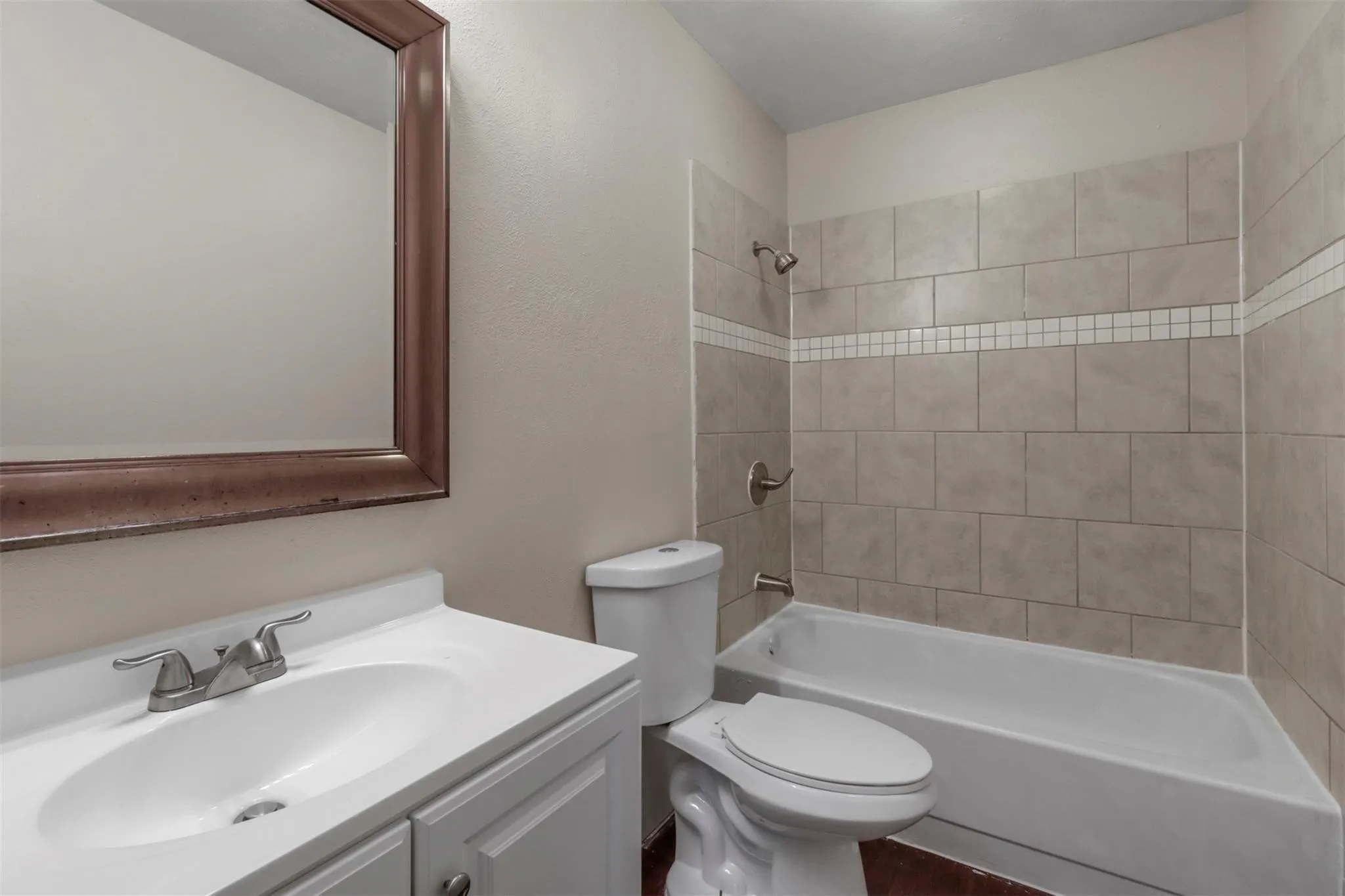 Single Family Residence For Rent in Tarrant County , 7012 Lincolnshire Lane, North Richland Hills, Texas 76182, 3 Bedroom, 2 Bathroom, 1 Garage spaces, 1,268 Sqft, built in 1978, mls#21395178, Real Estate Agent in North Richland Hills, Homes For Rent in Tarrant county, Homes For Rent in North Richland Hills, Realtor in North Richland Hills Texas, Real Estate Brokerage Independent Realty Texas, Luminita Cordes Realtor