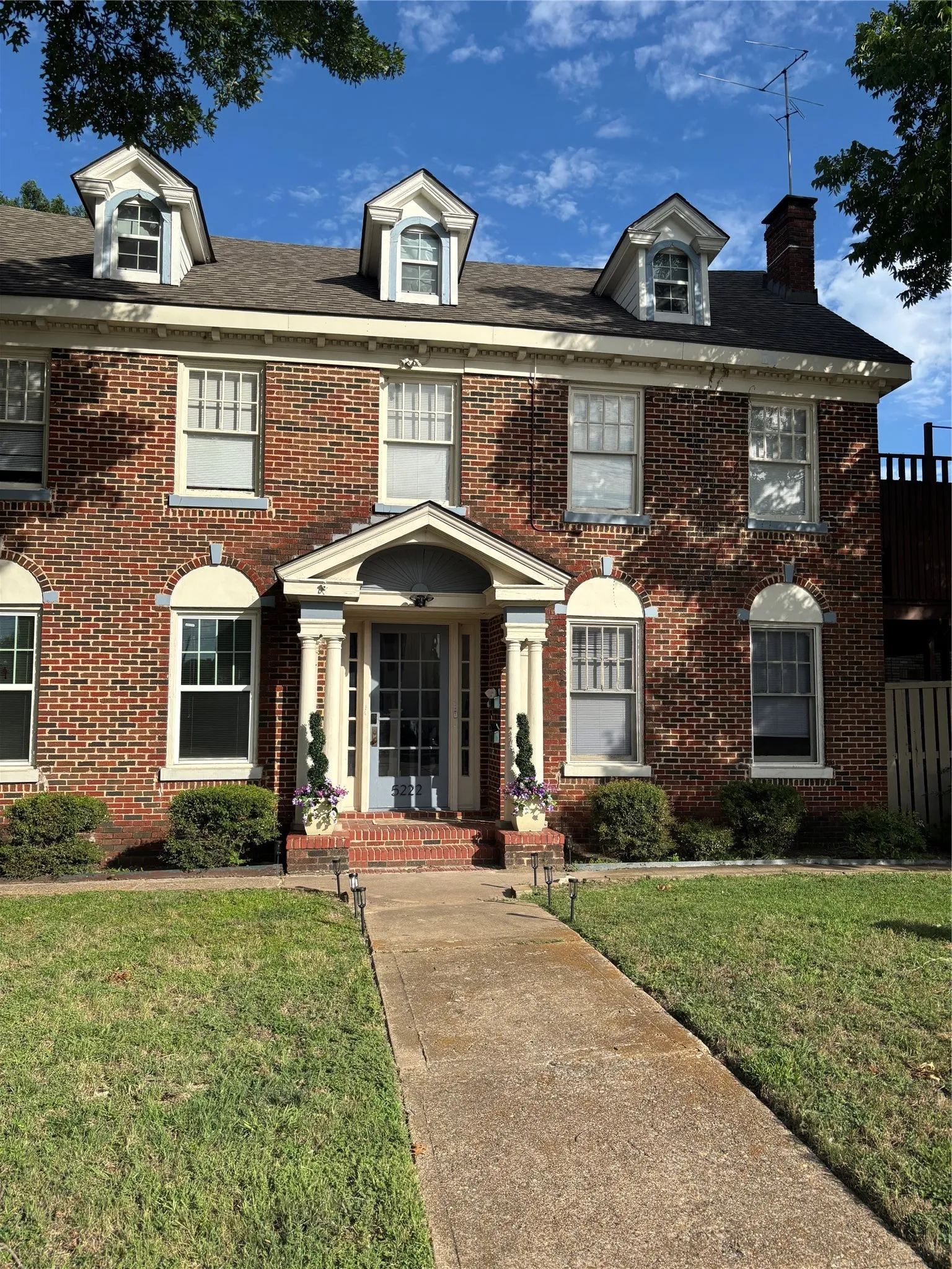 Quadruplex For Rent in Dallas County , 5222 Columbia Avenue, Dallas, Texas 75214, 2 Bedroom, 1 Bathroom, Garage spaces, 6,785 Sqft, built in 1940, mls#21394200, Real Estate Agent in Dallas, Homes For Rent in Dallas county, Homes For Rent in Dallas, Realtor in Dallas Texas, Real Estate Brokerage Independent Realty Texas, Luminita Cordes Realtor