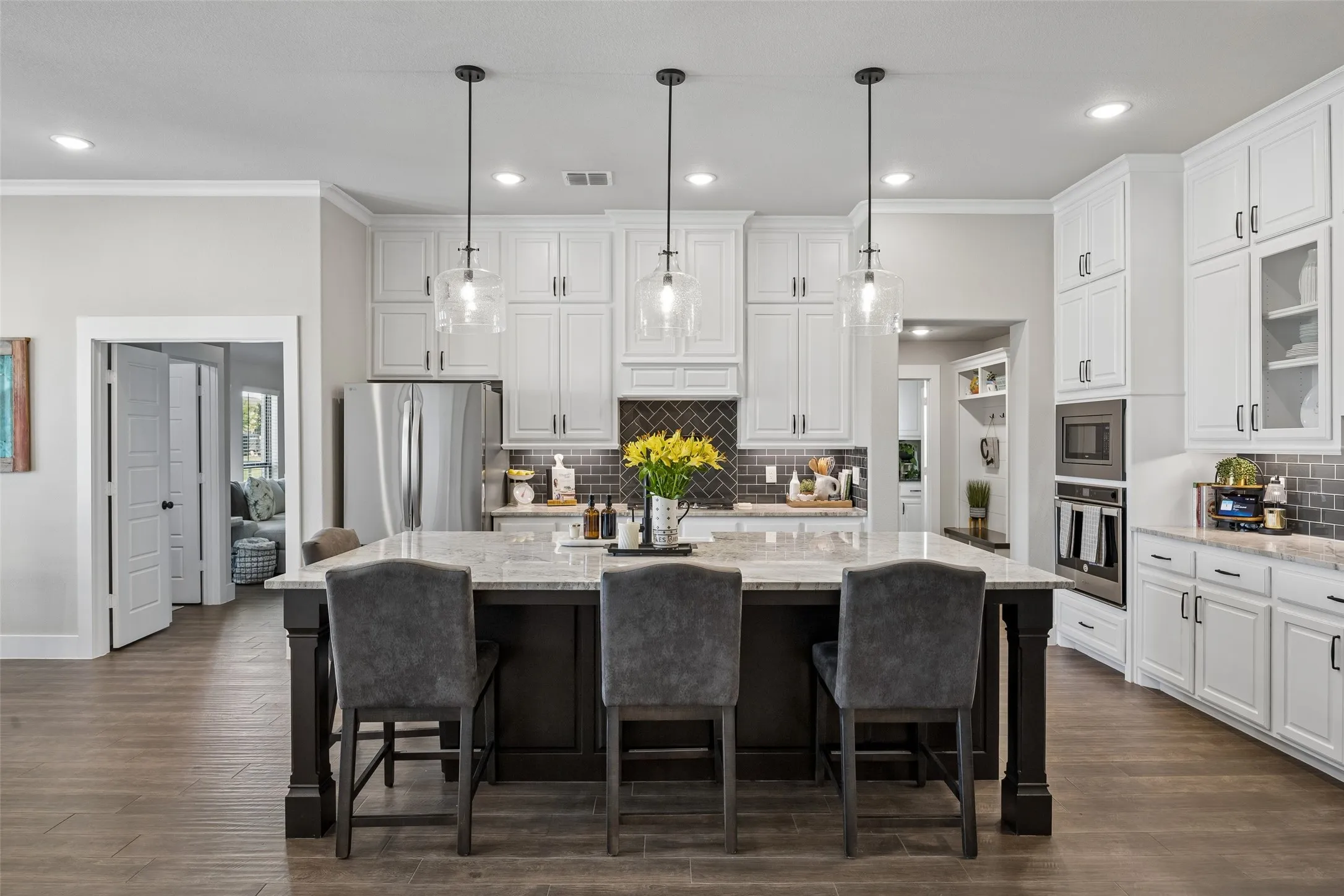 Single Family Residence For Sale in Denton County , 1402 Oliver Creek Lane, Justin, Texas 76247, 4 Bedroom, 3 Bathroom, 3 Garage spaces, 3,116 Sqft, built in 2020, mls#21393545, Real Estate Agent in Justin, Homes For Sale in Denton county, Homes For Sale in Justin, Realtor in Justin Texas, Real Estate Brokerage Independent Realty Texas, Luminita Cordes Realtor