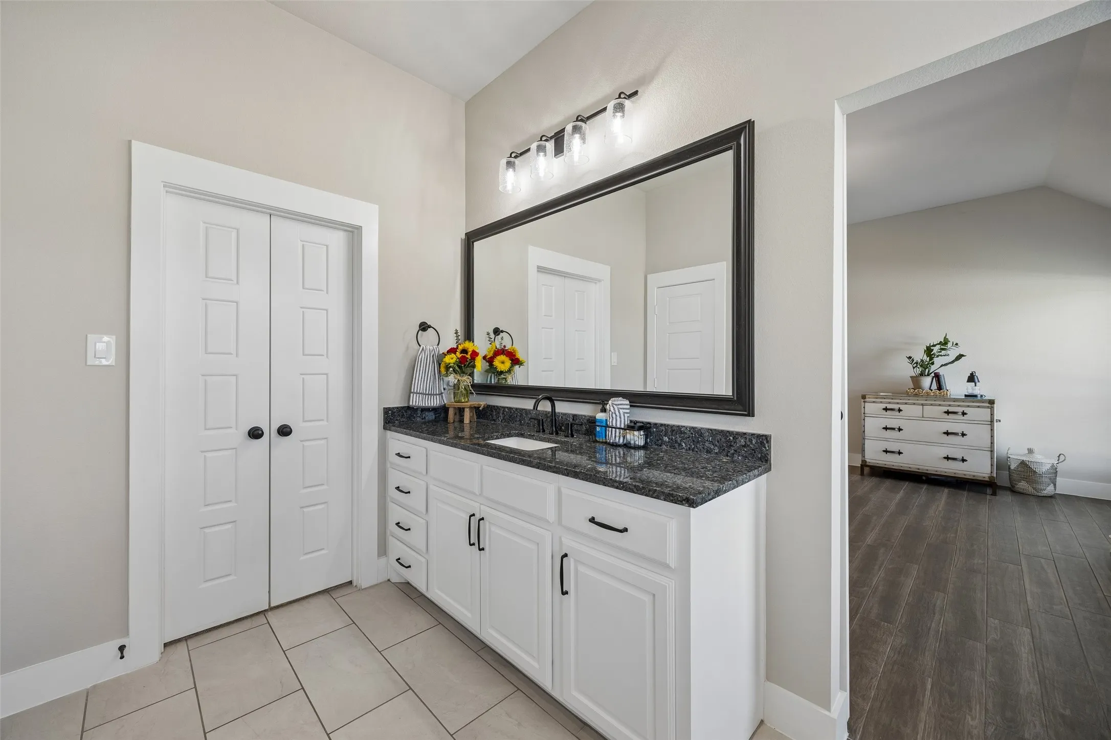 Single Family Residence For Sale in Denton County , 1402 Oliver Creek Lane, Justin, Texas 76247, 4 Bedroom, 3 Bathroom, 3 Garage spaces, 3,116 Sqft, built in 2020, mls#21393545, Real Estate Agent in Justin, Homes For Sale in Denton county, Homes For Sale in Justin, Realtor in Justin Texas, Real Estate Brokerage Independent Realty Texas, Luminita Cordes Realtor