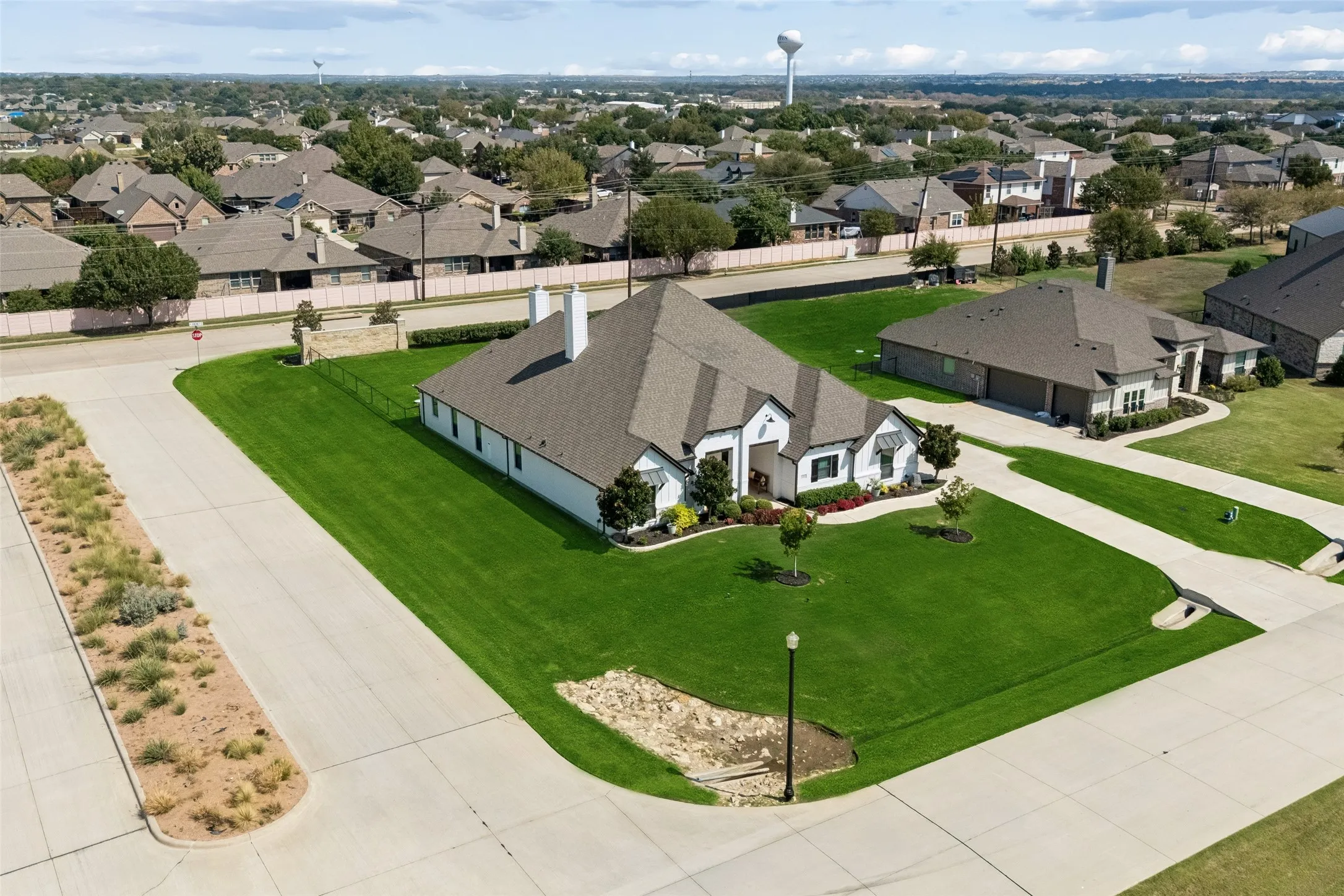 Single Family Residence For Sale in Denton County , 1402 Oliver Creek Lane, Justin, Texas 76247, 4 Bedroom, 3 Bathroom, 3 Garage spaces, 3,116 Sqft, built in 2020, mls#21393545, Real Estate Agent in Justin, Homes For Sale in Denton county, Homes For Sale in Justin, Realtor in Justin Texas, Real Estate Brokerage Independent Realty Texas, Luminita Cordes Realtor