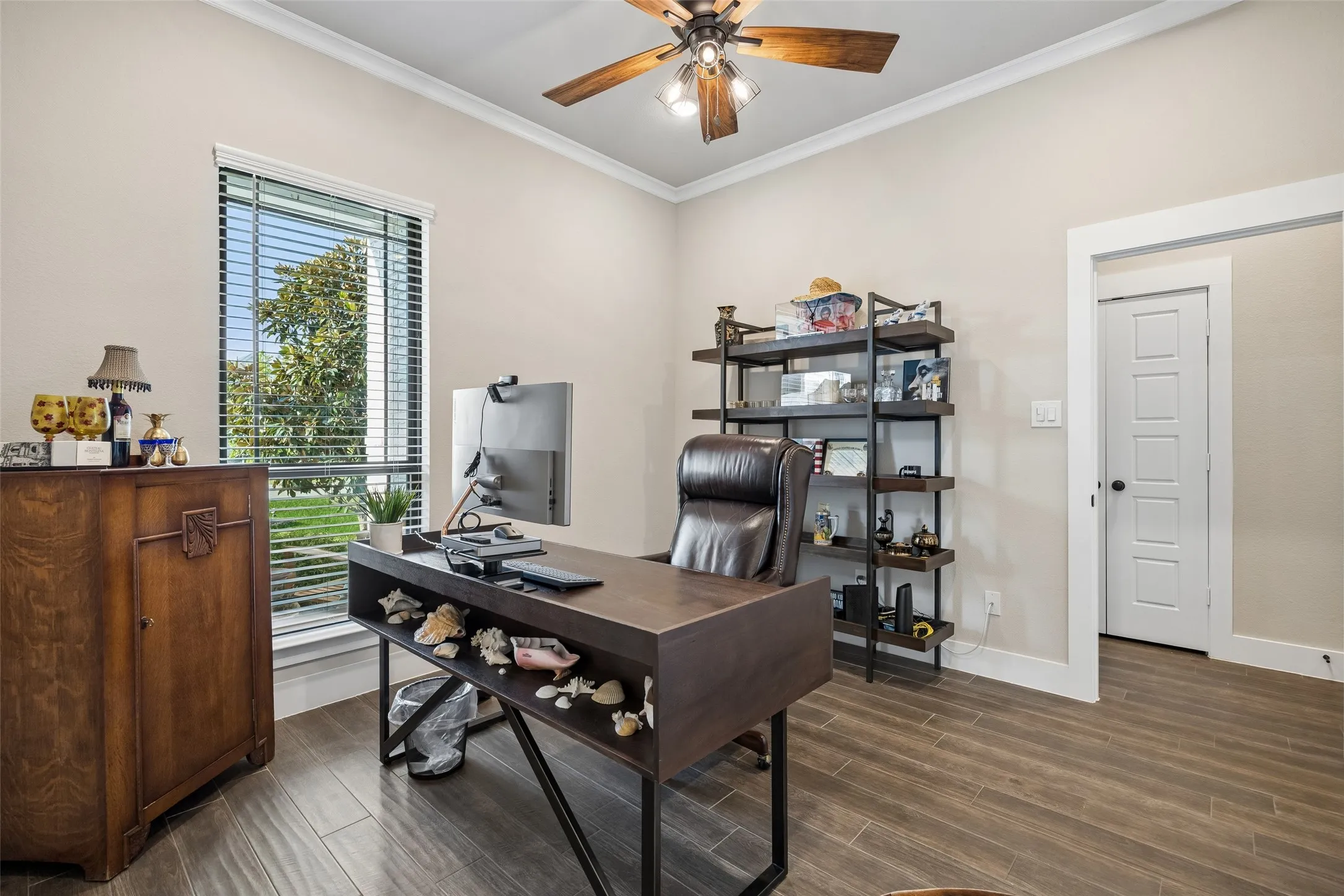 Single Family Residence For Sale in Denton County , 1402 Oliver Creek Lane, Justin, Texas 76247, 4 Bedroom, 3 Bathroom, 3 Garage spaces, 3,116 Sqft, built in 2020, mls#21393545, Real Estate Agent in Justin, Homes For Sale in Denton county, Homes For Sale in Justin, Realtor in Justin Texas, Real Estate Brokerage Independent Realty Texas, Luminita Cordes Realtor