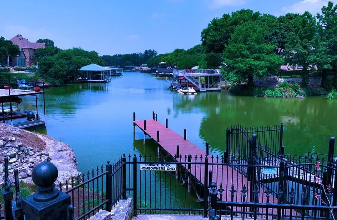 Single Family Residence For Sale in Tarrant County , 8404 Sunset Cove Drive, Fort Worth, Texas 76179, 3 Bedroom, 3 Bathroom, 2 Garage spaces, 2,732 Sqft, built in 1987, mls#21392757, Real Estate Agent in Fort Worth, Homes For Sale in Tarrant county, Homes For Sale in Fort Worth, Realtor in Fort Worth Texas, Real Estate Brokerage Independent Realty Texas, Luminita Cordes Realtor