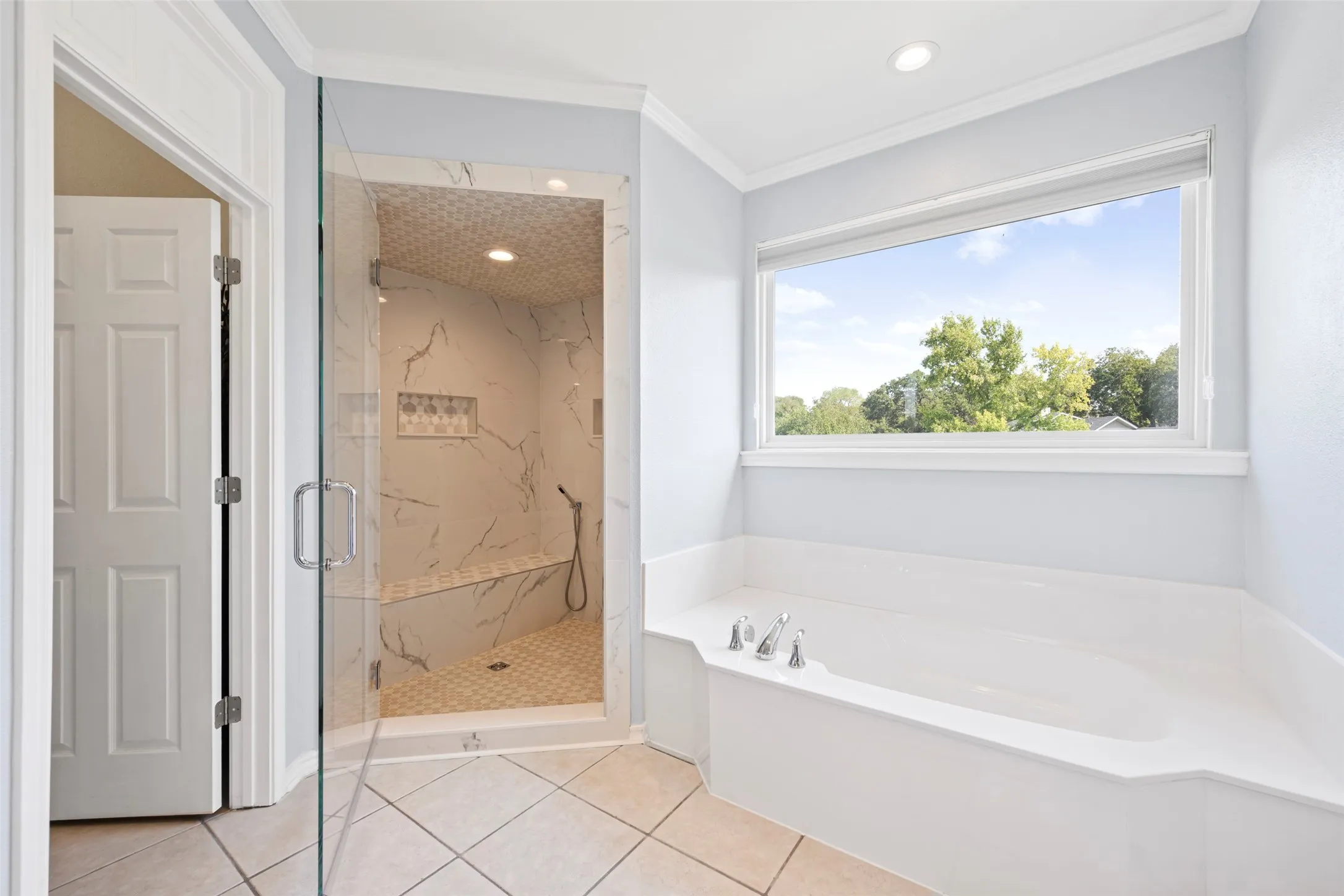 Single Family Residence For Sale in Tarrant County , 8404 Sunset Cove Drive, Fort Worth, Texas 76179, 3 Bedroom, 3 Bathroom, 2 Garage spaces, 2,732 Sqft, built in 1987, mls#21392757, Real Estate Agent in Fort Worth, Homes For Sale in Tarrant county, Homes For Sale in Fort Worth, Realtor in Fort Worth Texas, Real Estate Brokerage Independent Realty Texas, Luminita Cordes Realtor