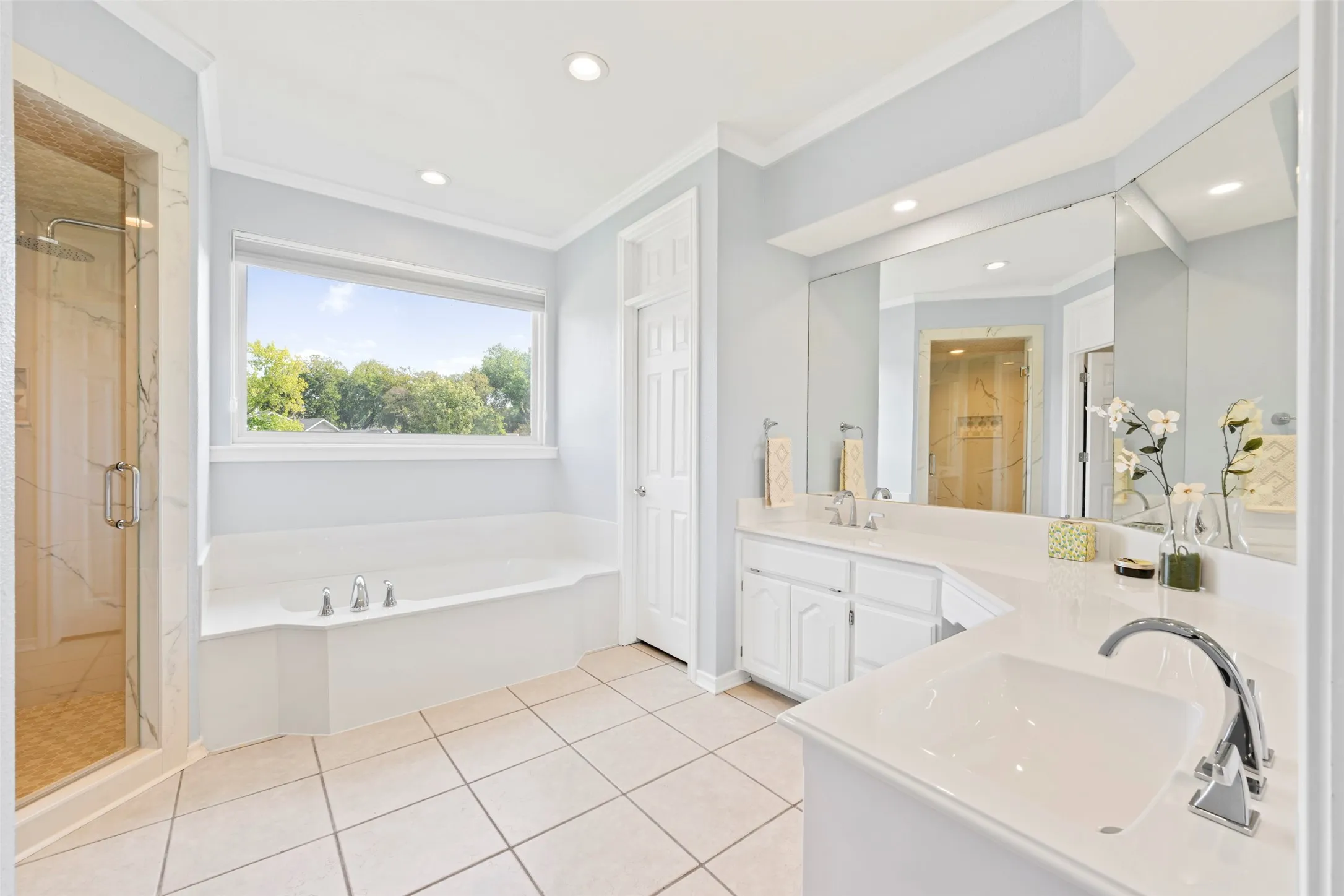 Single Family Residence For Sale in Tarrant County , 8404 Sunset Cove Drive, Fort Worth, Texas 76179, 3 Bedroom, 3 Bathroom, 2 Garage spaces, 2,732 Sqft, built in 1987, mls#21392757, Real Estate Agent in Fort Worth, Homes For Sale in Tarrant county, Homes For Sale in Fort Worth, Realtor in Fort Worth Texas, Real Estate Brokerage Independent Realty Texas, Luminita Cordes Realtor