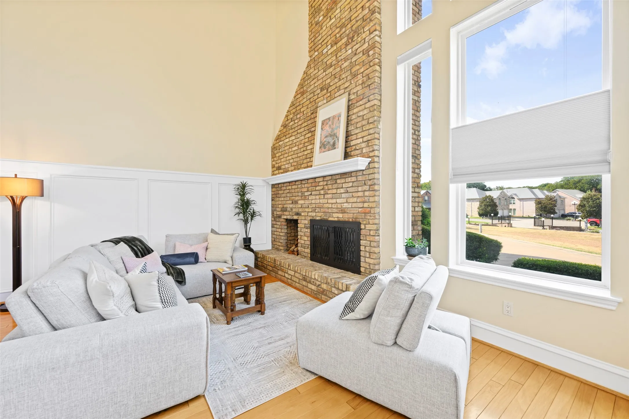 Single Family Residence For Sale in Tarrant County , 8404 Sunset Cove Drive, Fort Worth, Texas 76179, 3 Bedroom, 3 Bathroom, 2 Garage spaces, 2,732 Sqft, built in 1987, mls#21392757, Real Estate Agent in Fort Worth, Homes For Sale in Tarrant county, Homes For Sale in Fort Worth, Realtor in Fort Worth Texas, Real Estate Brokerage Independent Realty Texas, Luminita Cordes Realtor