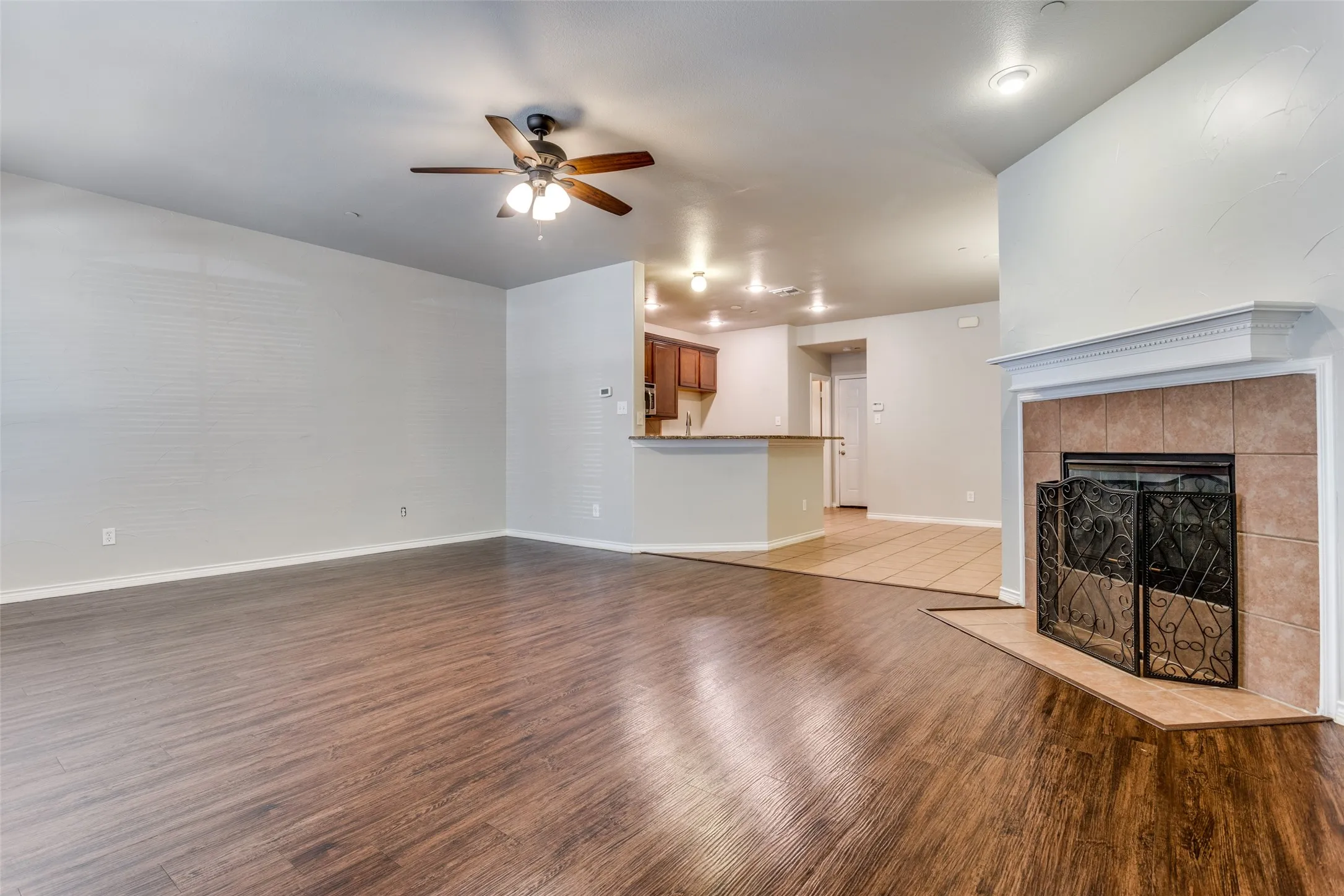 Townhouse For Rent in Collin County , 5662 Grosseto Drive, Frisco, Texas 75034, 2 Bedroom, 3 Bathroom, 2 Garage spaces, 1,670 Sqft, built in 2008, mls#21395184, Real Estate Agent in Frisco, Homes For Rent in Collin county, Homes For Rent in Frisco, Realtor in Frisco Texas, Real Estate Brokerage Independent Realty Texas, Luminita Cordes Realtor