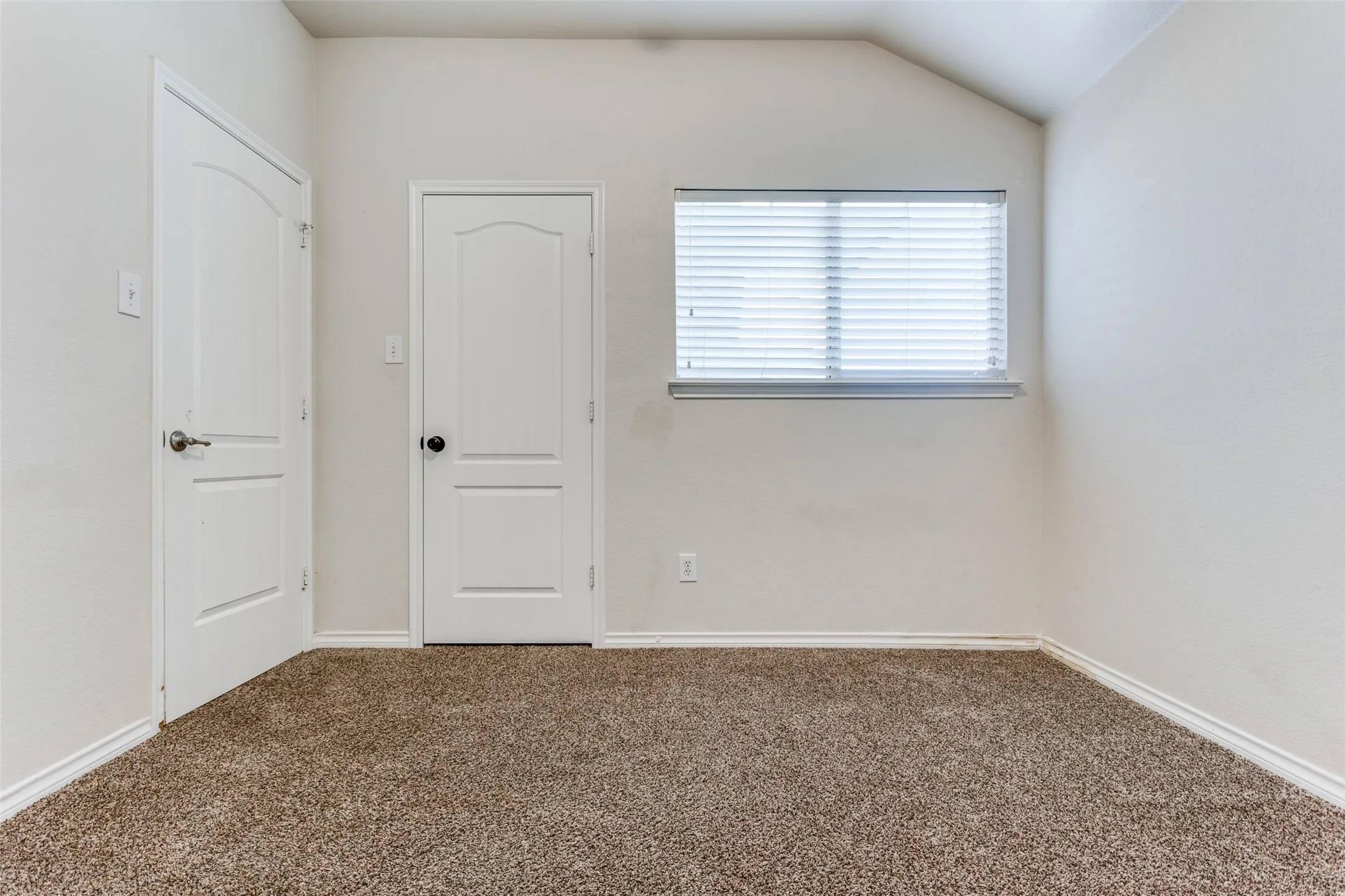 Townhouse For Rent in Collin County , 5662 Grosseto Drive, Frisco, Texas 75034, 2 Bedroom, 3 Bathroom, 2 Garage spaces, 1,670 Sqft, built in 2008, mls#21395184, Real Estate Agent in Frisco, Homes For Rent in Collin county, Homes For Rent in Frisco, Realtor in Frisco Texas, Real Estate Brokerage Independent Realty Texas, Luminita Cordes Realtor