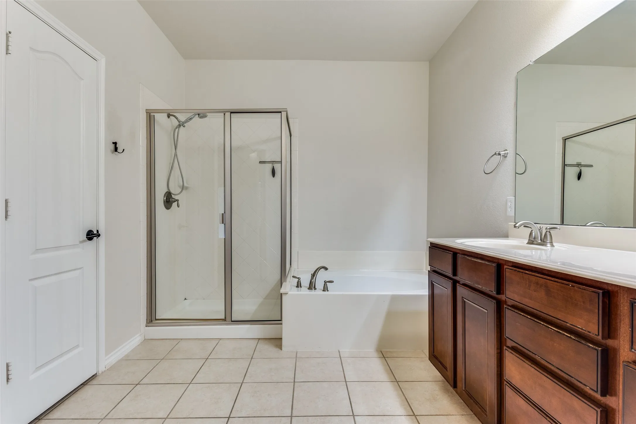 Townhouse For Rent in Collin County , 5662 Grosseto Drive, Frisco, Texas 75034, 2 Bedroom, 3 Bathroom, 2 Garage spaces, 1,670 Sqft, built in 2008, mls#21395184, Real Estate Agent in Frisco, Homes For Rent in Collin county, Homes For Rent in Frisco, Realtor in Frisco Texas, Real Estate Brokerage Independent Realty Texas, Luminita Cordes Realtor