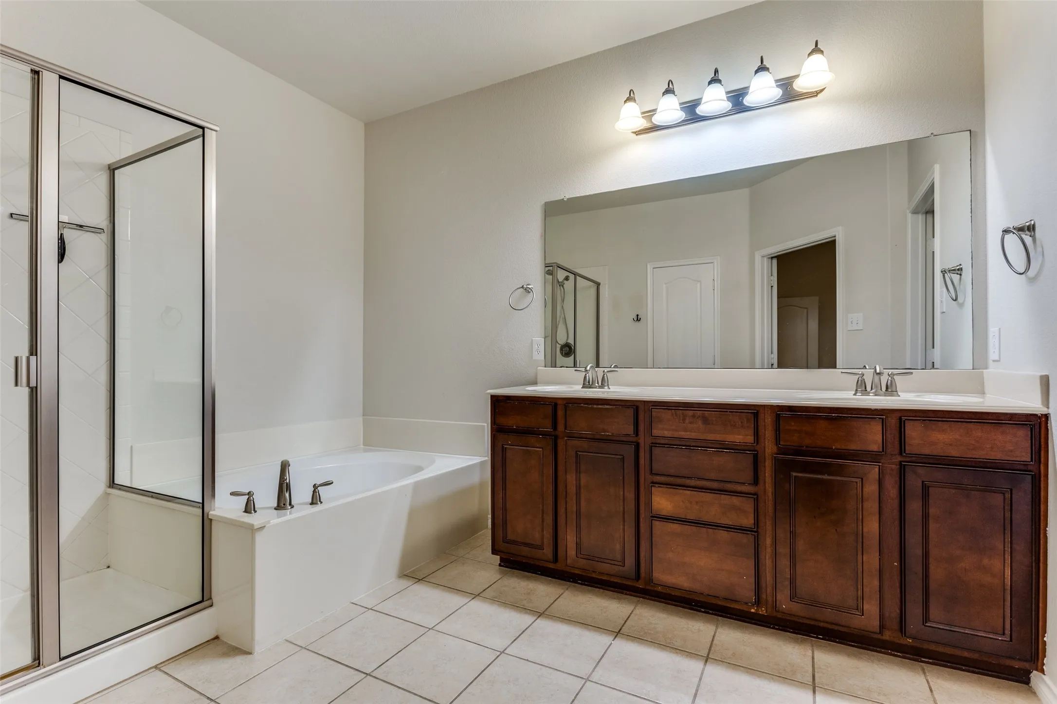 Townhouse For Rent in Collin County , 5662 Grosseto Drive, Frisco, Texas 75034, 2 Bedroom, 3 Bathroom, 2 Garage spaces, 1,670 Sqft, built in 2008, mls#21395184, Real Estate Agent in Frisco, Homes For Rent in Collin county, Homes For Rent in Frisco, Realtor in Frisco Texas, Real Estate Brokerage Independent Realty Texas, Luminita Cordes Realtor