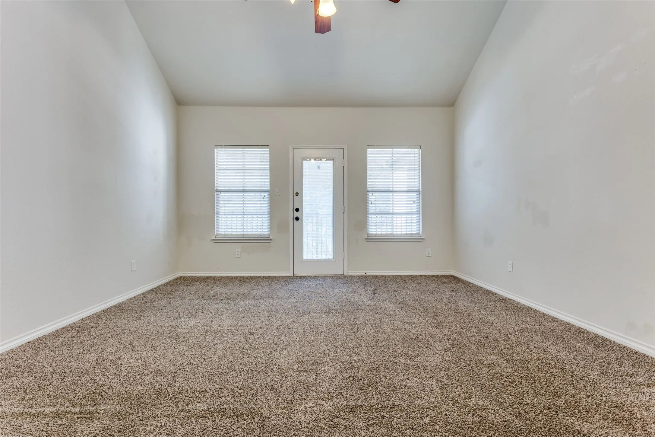Townhouse For Rent in Collin County , 5662 Grosseto Drive, Frisco, Texas 75034, 2 Bedroom, 3 Bathroom, 2 Garage spaces, 1,670 Sqft, built in 2008, mls#21395184, Real Estate Agent in Frisco, Homes For Rent in Collin county, Homes For Rent in Frisco, Realtor in Frisco Texas, Real Estate Brokerage Independent Realty Texas, Luminita Cordes Realtor