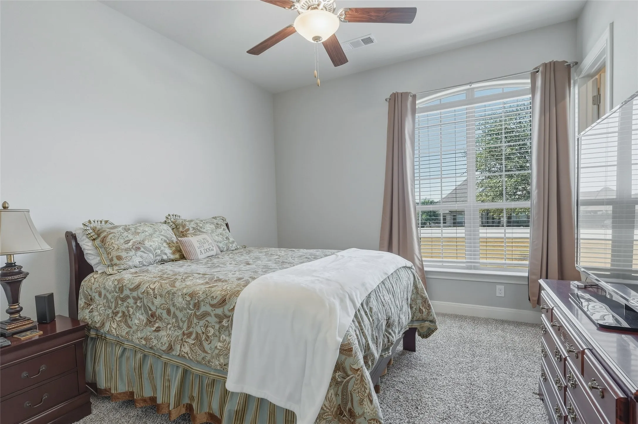 Single Family Residence For Sale in Denton County , 107 Willow Oak Drive, Krugerville, Texas 76227, 4 Bedroom, 4 Bathroom, 3 Garage spaces, 3,365 Sqft, built in 2020, mls#21394855, Real Estate Agent in Krugerville, Homes For Sale in Denton county, Homes For Sale in Krugerville, Realtor in Krugerville Texas, Real Estate Brokerage Independent Realty Texas, Luminita Cordes Realtor