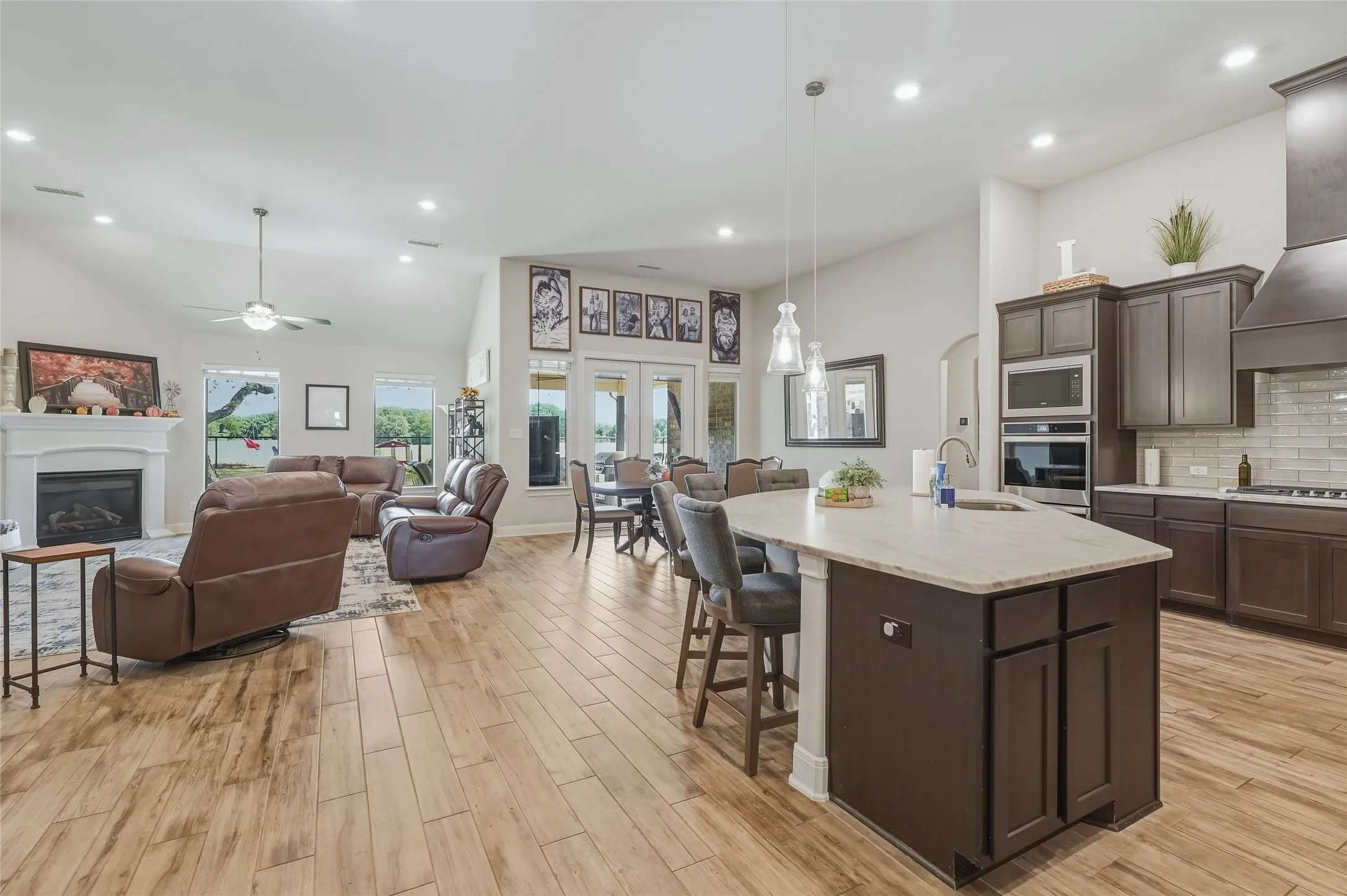 Single Family Residence For Sale in Denton County , 107 Willow Oak Drive, Krugerville, Texas 76227, 4 Bedroom, 4 Bathroom, 3 Garage spaces, 3,365 Sqft, built in 2020, mls#21394855, Real Estate Agent in Krugerville, Homes For Sale in Denton county, Homes For Sale in Krugerville, Realtor in Krugerville Texas, Real Estate Brokerage Independent Realty Texas, Luminita Cordes Realtor