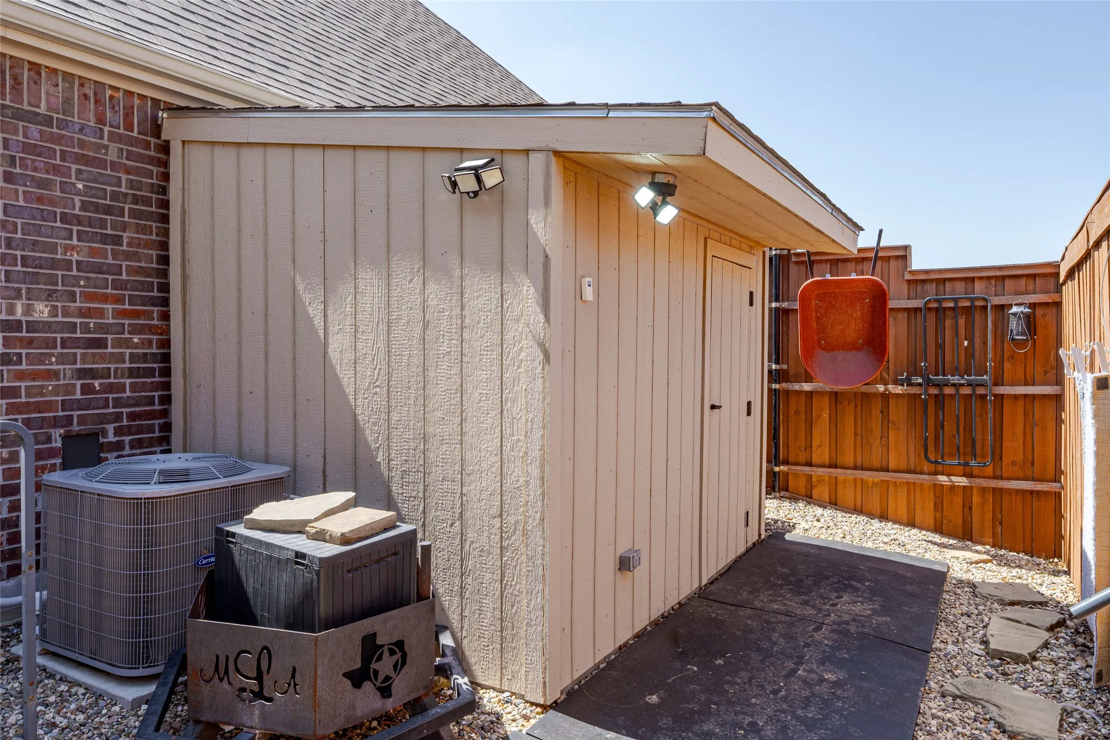 Single Family Residence For Sale in Denton County , 107 Willow Oak Drive, Krugerville, Texas 76227, 4 Bedroom, 4 Bathroom, 3 Garage spaces, 3,365 Sqft, built in 2020, mls#21394855, Real Estate Agent in Krugerville, Homes For Sale in Denton county, Homes For Sale in Krugerville, Realtor in Krugerville Texas, Real Estate Brokerage Independent Realty Texas, Luminita Cordes Realtor