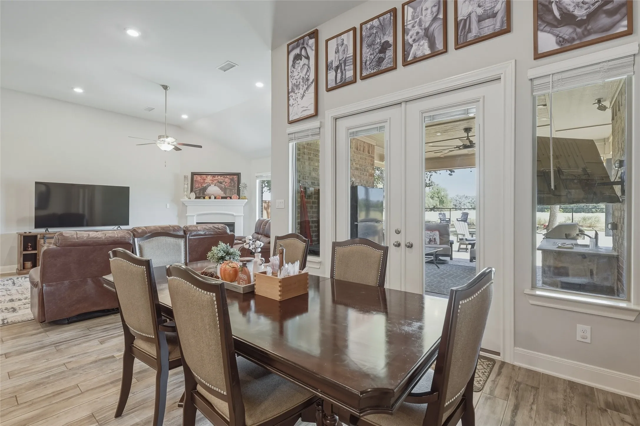 Single Family Residence For Sale in Denton County , 107 Willow Oak Drive, Krugerville, Texas 76227, 4 Bedroom, 4 Bathroom, 3 Garage spaces, 3,365 Sqft, built in 2020, mls#21394855, Real Estate Agent in Krugerville, Homes For Sale in Denton county, Homes For Sale in Krugerville, Realtor in Krugerville Texas, Real Estate Brokerage Independent Realty Texas, Luminita Cordes Realtor