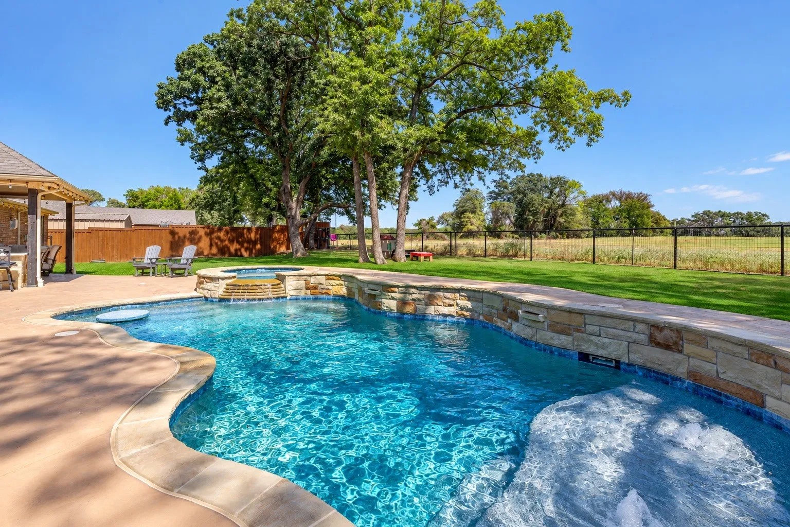 Single Family Residence For Sale in Denton County , 107 Willow Oak Drive, Krugerville, Texas 76227, 4 Bedroom, 4 Bathroom, 3 Garage spaces, 3,365 Sqft, built in 2020, mls#21394855, Real Estate Agent in Krugerville, Homes For Sale in Denton county, Homes For Sale in Krugerville, Realtor in Krugerville Texas, Real Estate Brokerage Independent Realty Texas, Luminita Cordes Realtor