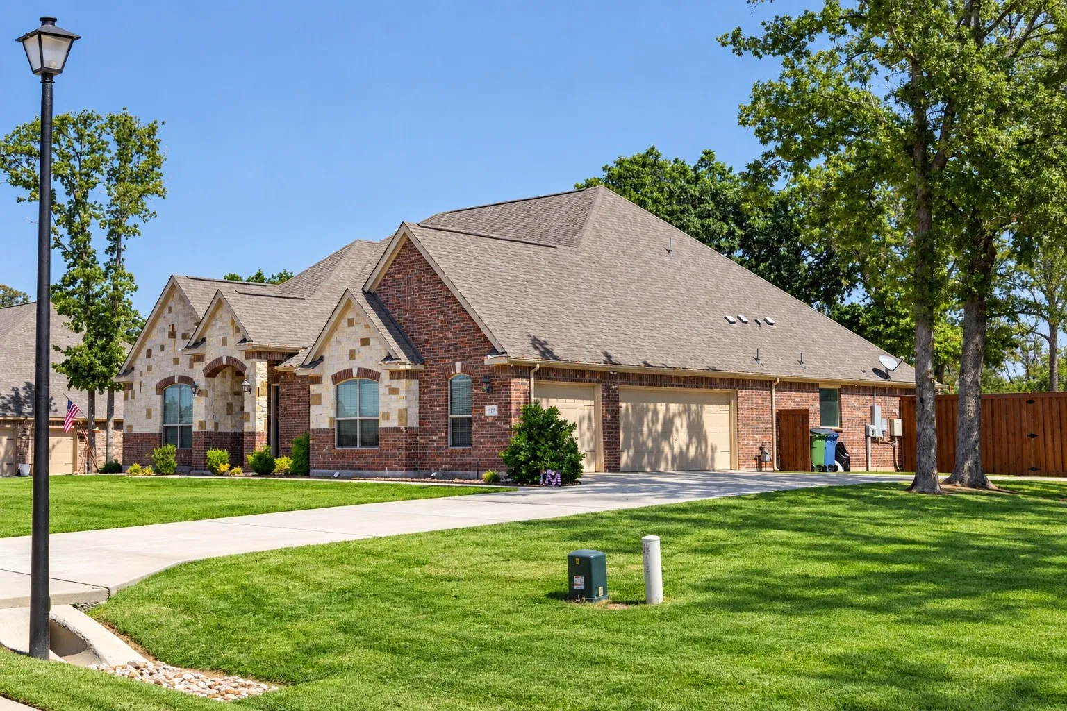 Single Family Residence For Sale in Denton County , 107 Willow Oak Drive, Krugerville, Texas 76227, 4 Bedroom, 4 Bathroom, 3 Garage spaces, 3,365 Sqft, built in 2020, mls#21394855, Real Estate Agent in Krugerville, Homes For Sale in Denton county, Homes For Sale in Krugerville, Realtor in Krugerville Texas, Real Estate Brokerage Independent Realty Texas, Luminita Cordes Realtor