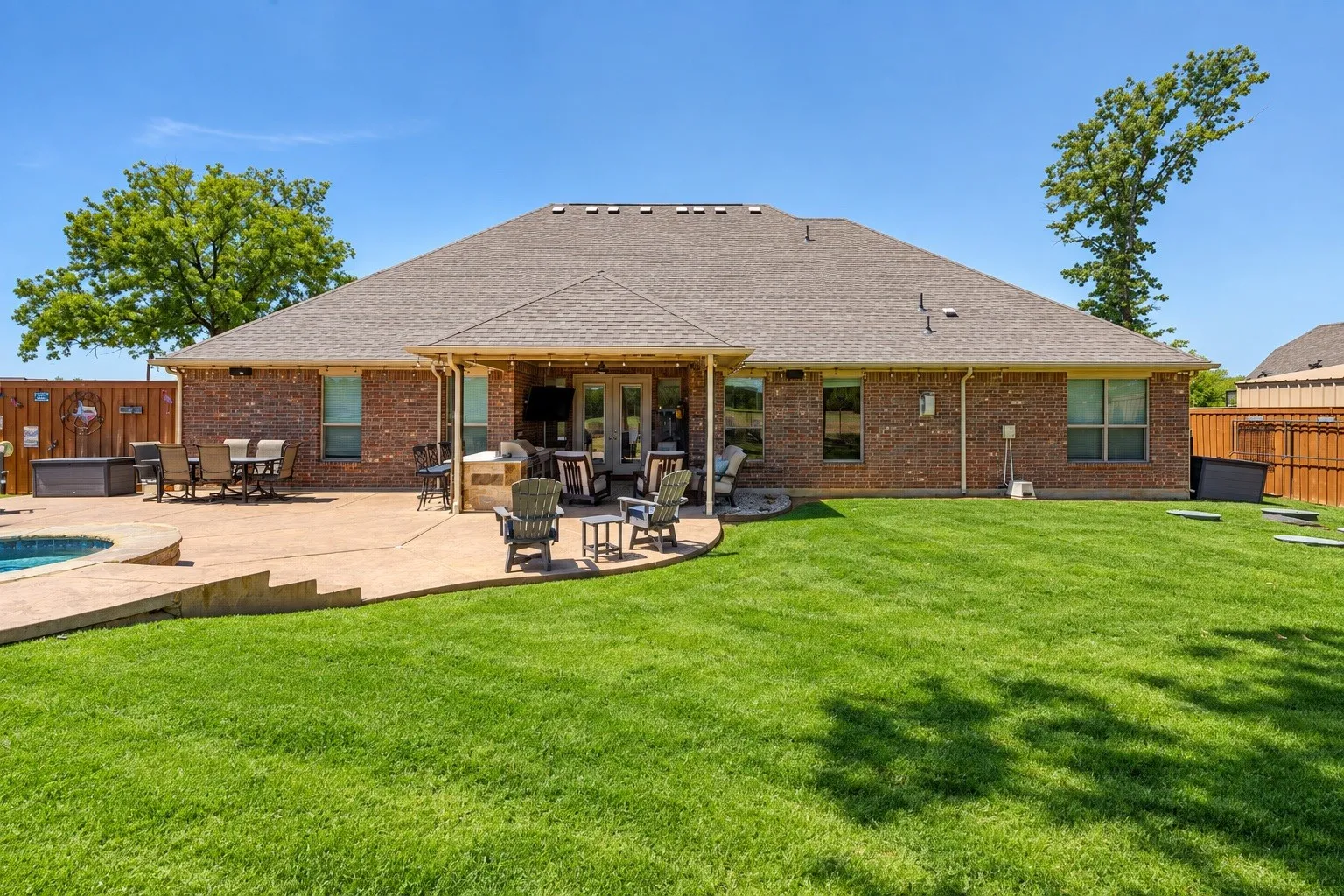 Single Family Residence For Sale in Denton County , 107 Willow Oak Drive, Krugerville, Texas 76227, 4 Bedroom, 4 Bathroom, 3 Garage spaces, 3,365 Sqft, built in 2020, mls#21394855, Real Estate Agent in Krugerville, Homes For Sale in Denton county, Homes For Sale in Krugerville, Realtor in Krugerville Texas, Real Estate Brokerage Independent Realty Texas, Luminita Cordes Realtor
