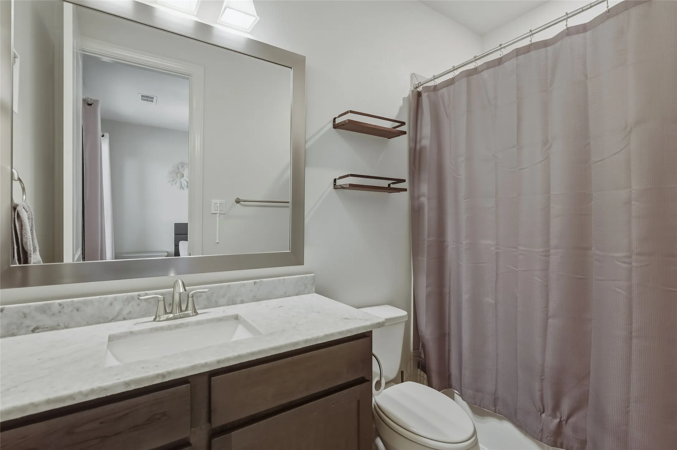 Single Family Residence For Sale in Denton County , 107 Willow Oak Drive, Krugerville, Texas 76227, 4 Bedroom, 4 Bathroom, 3 Garage spaces, 3,365 Sqft, built in 2020, mls#21394855, Real Estate Agent in Krugerville, Homes For Sale in Denton county, Homes For Sale in Krugerville, Realtor in Krugerville Texas, Real Estate Brokerage Independent Realty Texas, Luminita Cordes Realtor