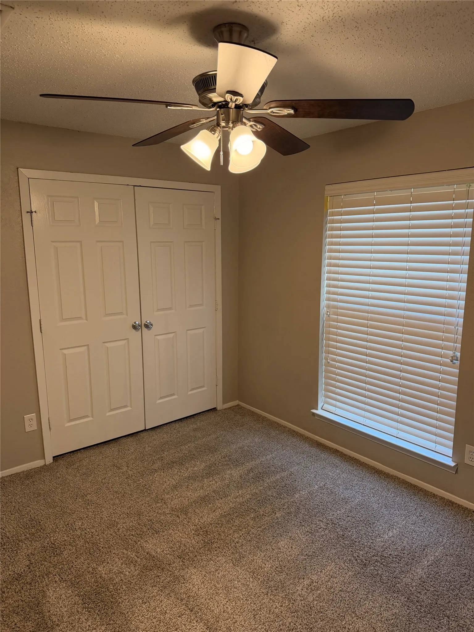 Single Family Residence For Rent in Denton County , 1262 Valencia Lane, Lewisville, Texas 75067, 3 Bedroom, 2 Bathroom, 2 Garage spaces, 1,472 Sqft, built in 1971, mls#21395191, Real Estate Agent in Lewisville, Homes For Rent in Denton county, Homes For Rent in Lewisville, Realtor in Lewisville Texas, Real Estate Brokerage Independent Realty Texas, Luminita Cordes Realtor