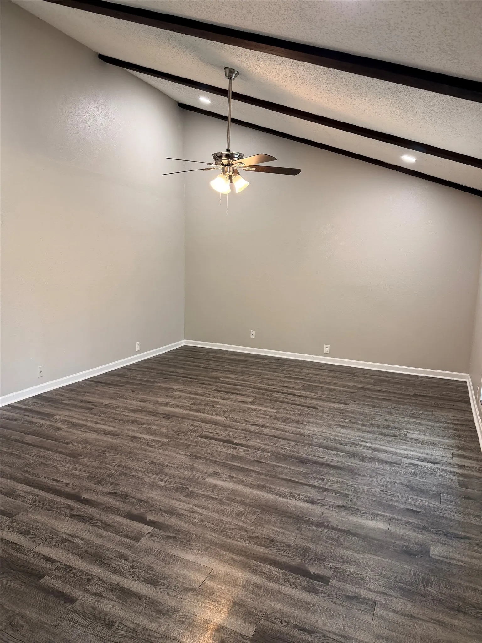 Single Family Residence For Rent in Denton County , 1262 Valencia Lane, Lewisville, Texas 75067, 3 Bedroom, 2 Bathroom, 2 Garage spaces, 1,472 Sqft, built in 1971, mls#21395191, Real Estate Agent in Lewisville, Homes For Rent in Denton county, Homes For Rent in Lewisville, Realtor in Lewisville Texas, Real Estate Brokerage Independent Realty Texas, Luminita Cordes Realtor